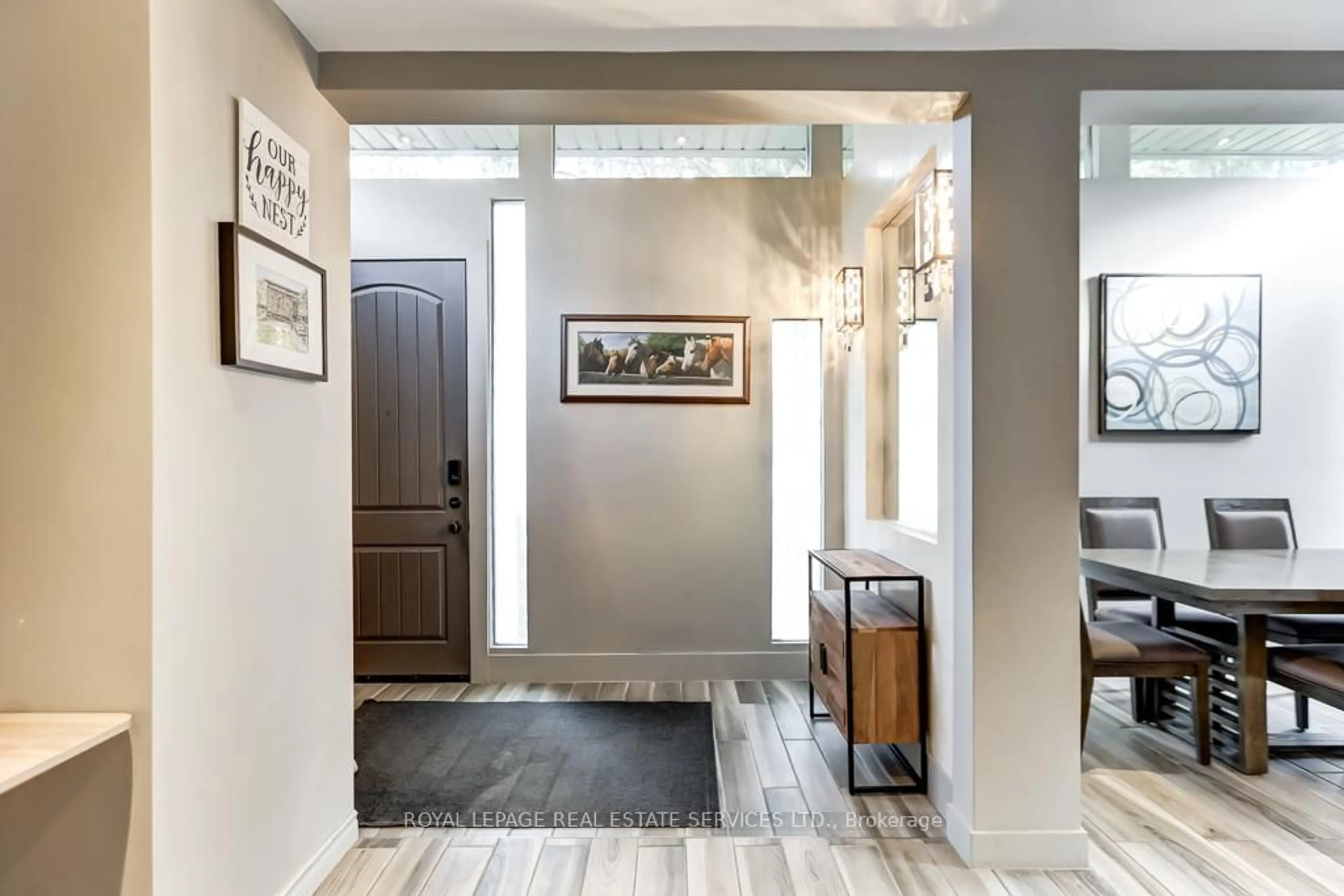 Indoor entryway for 14 Burma Dr, Toronto Ontario M8Y 3E6