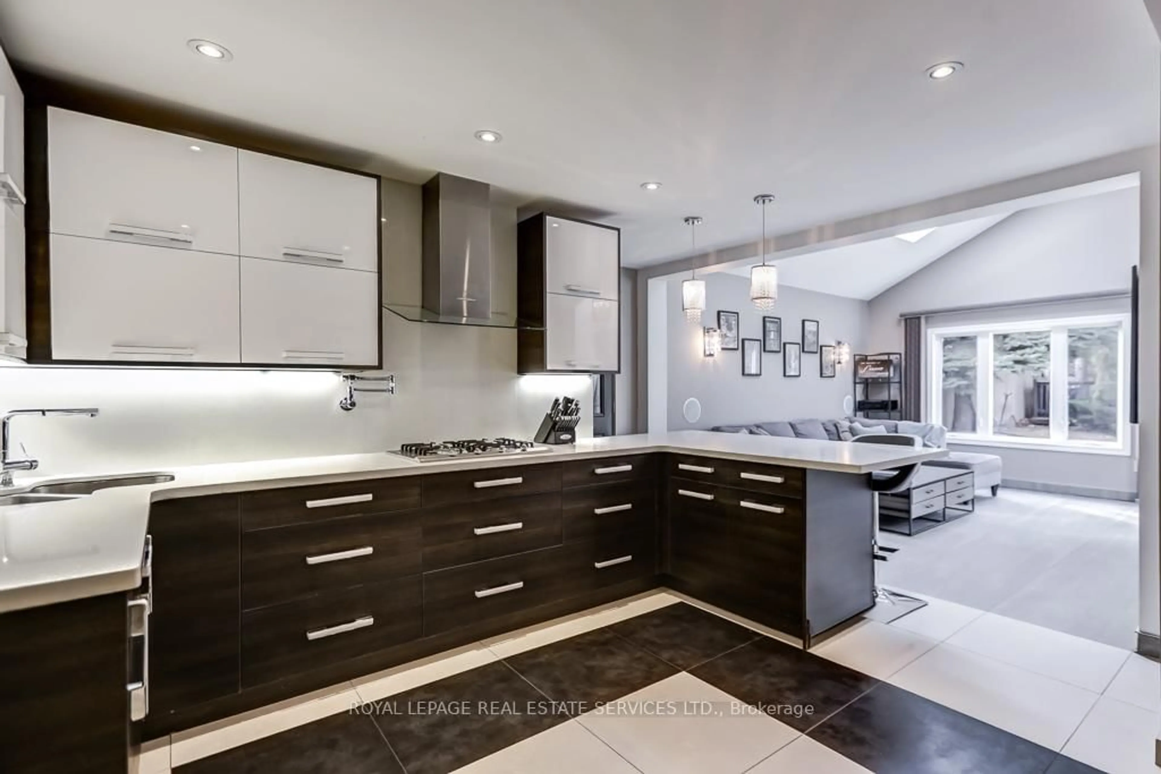Contemporary kitchen, unknown for 14 Burma Dr, Toronto Ontario M8Y 3E6