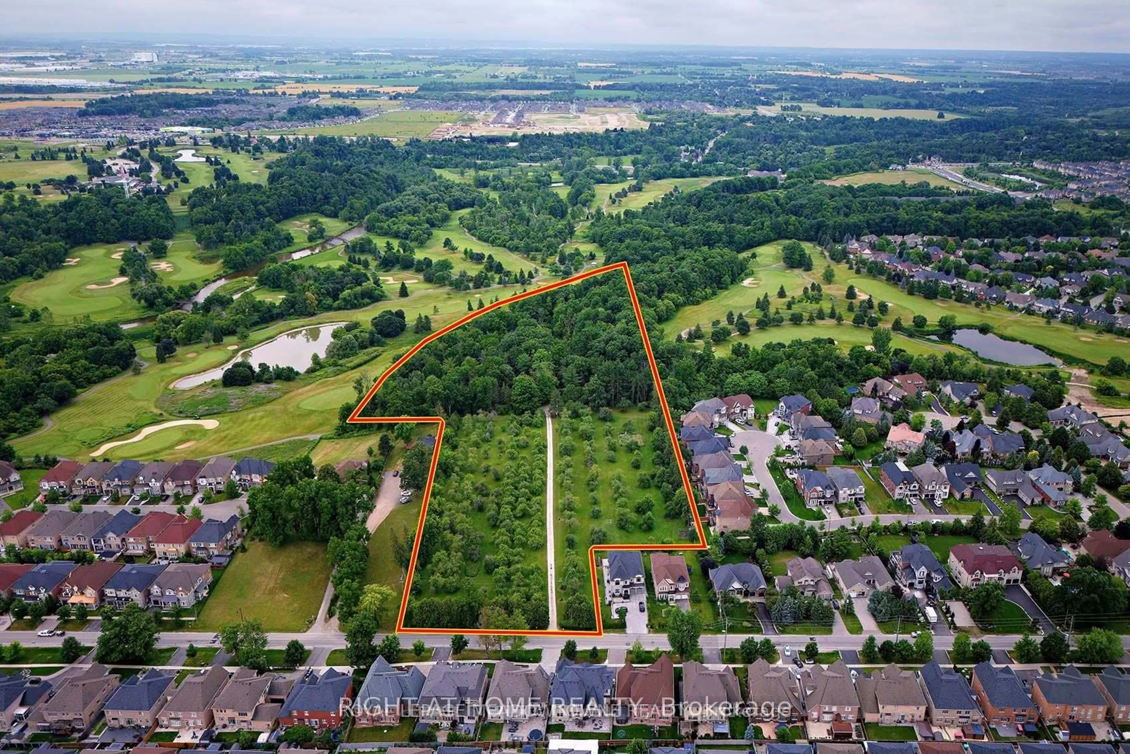 A pic from outside/outdoor area/front of a property/back of a property/a pic from drone, unknown for 8774 Creditview Rd, Brampton Ontario L6Y 0G4