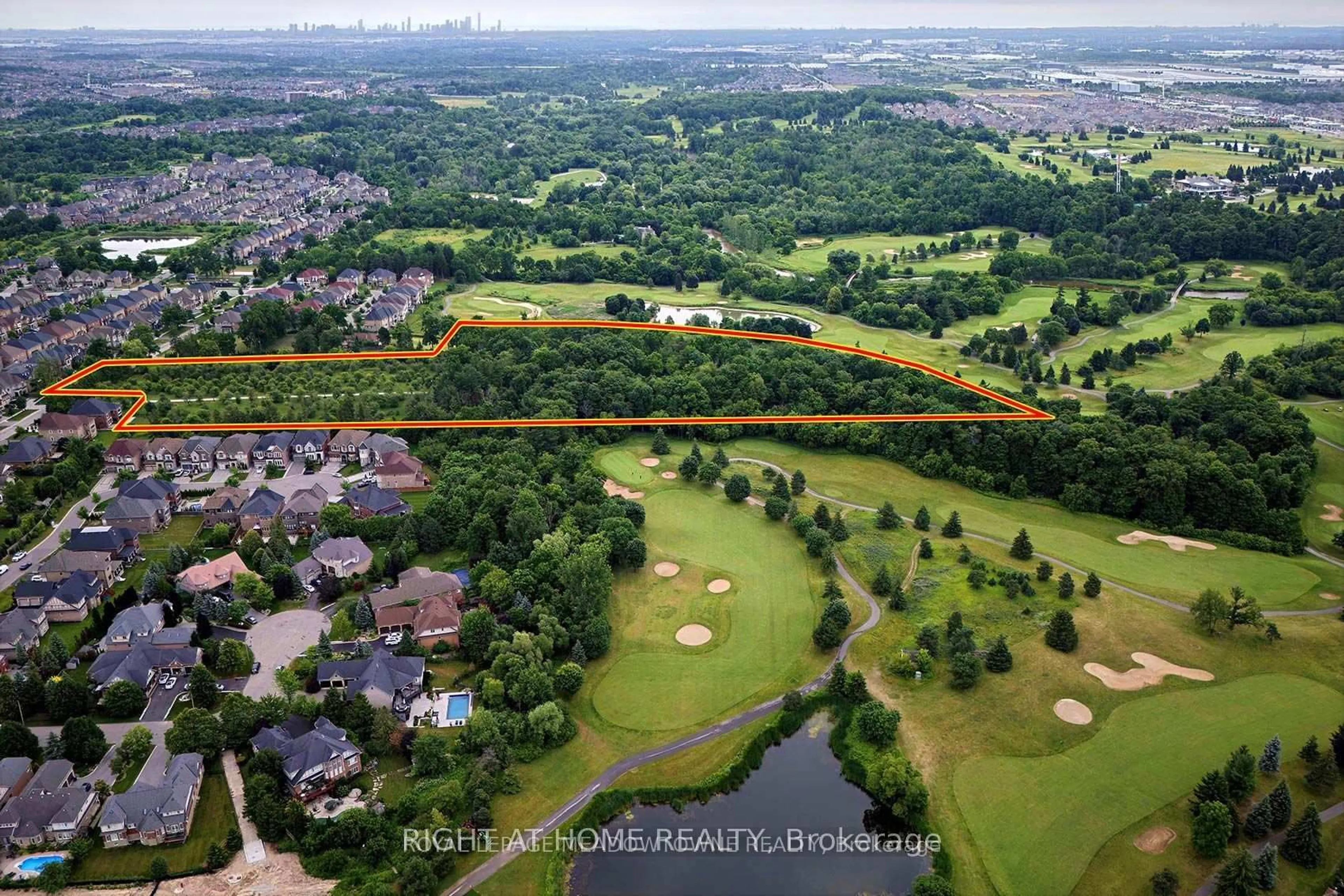 A pic from outside/outdoor area/front of a property/back of a property/a pic from drone, water/lake/river/ocean view for 8774 Creditview Rd, Brampton Ontario L6Y 0G4