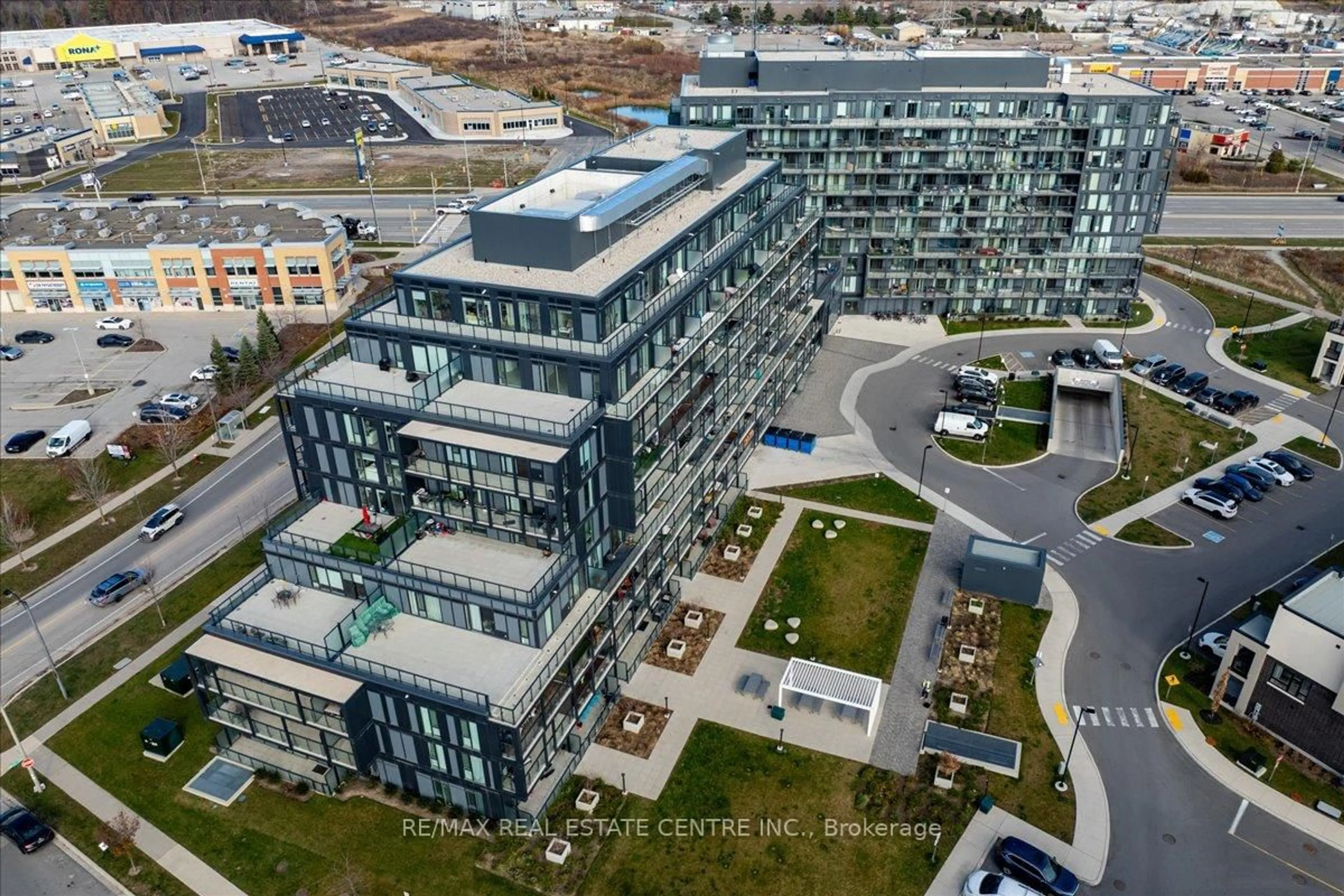 A pic from outside/outdoor area/front of a property/back of a property/a pic from drone, building for 3200 Dakota Common #B1016, Burlington Ontario L7M 2A7