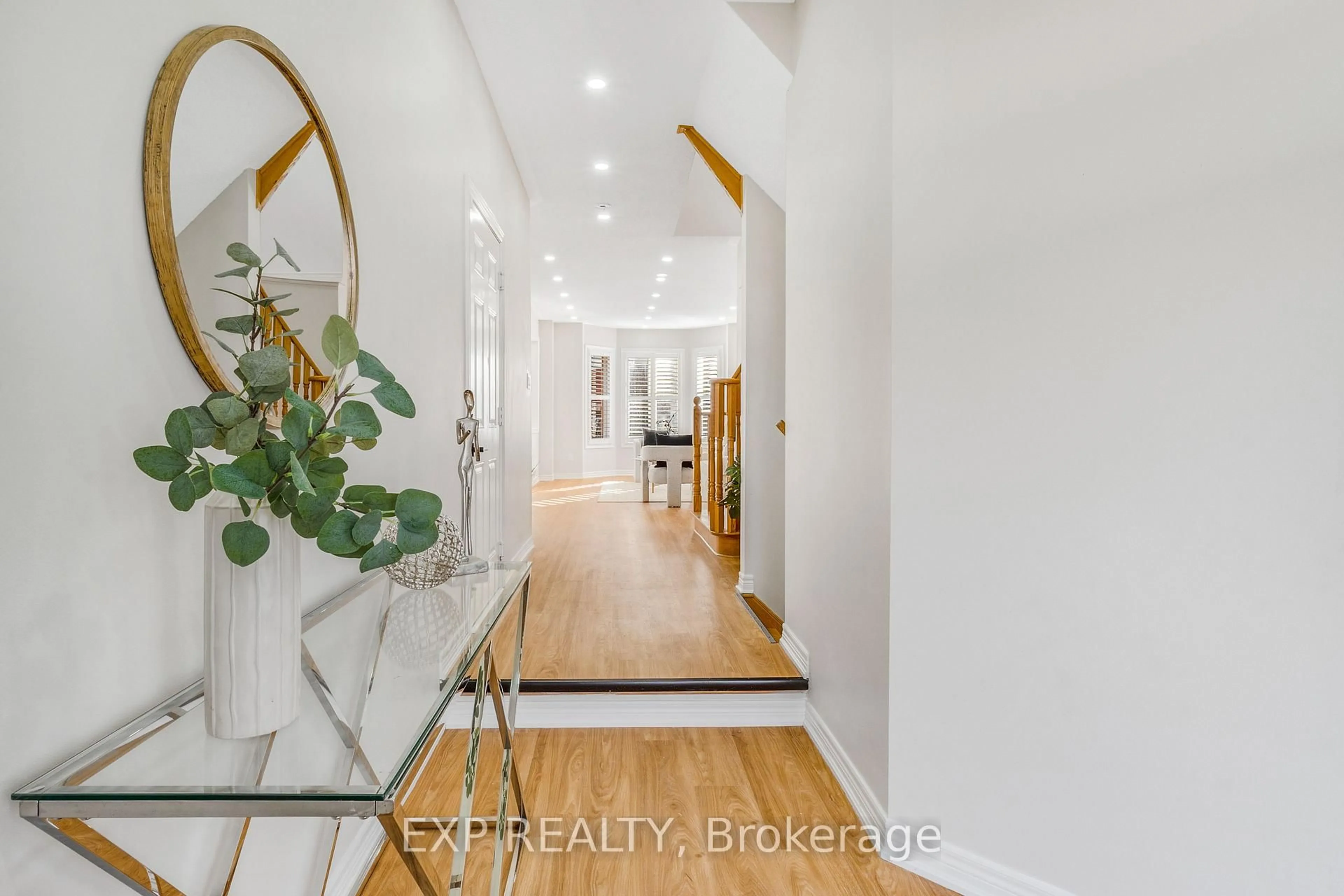 Indoor entryway for 15 Freesia Rd, Brampton Ontario L7A 0L6