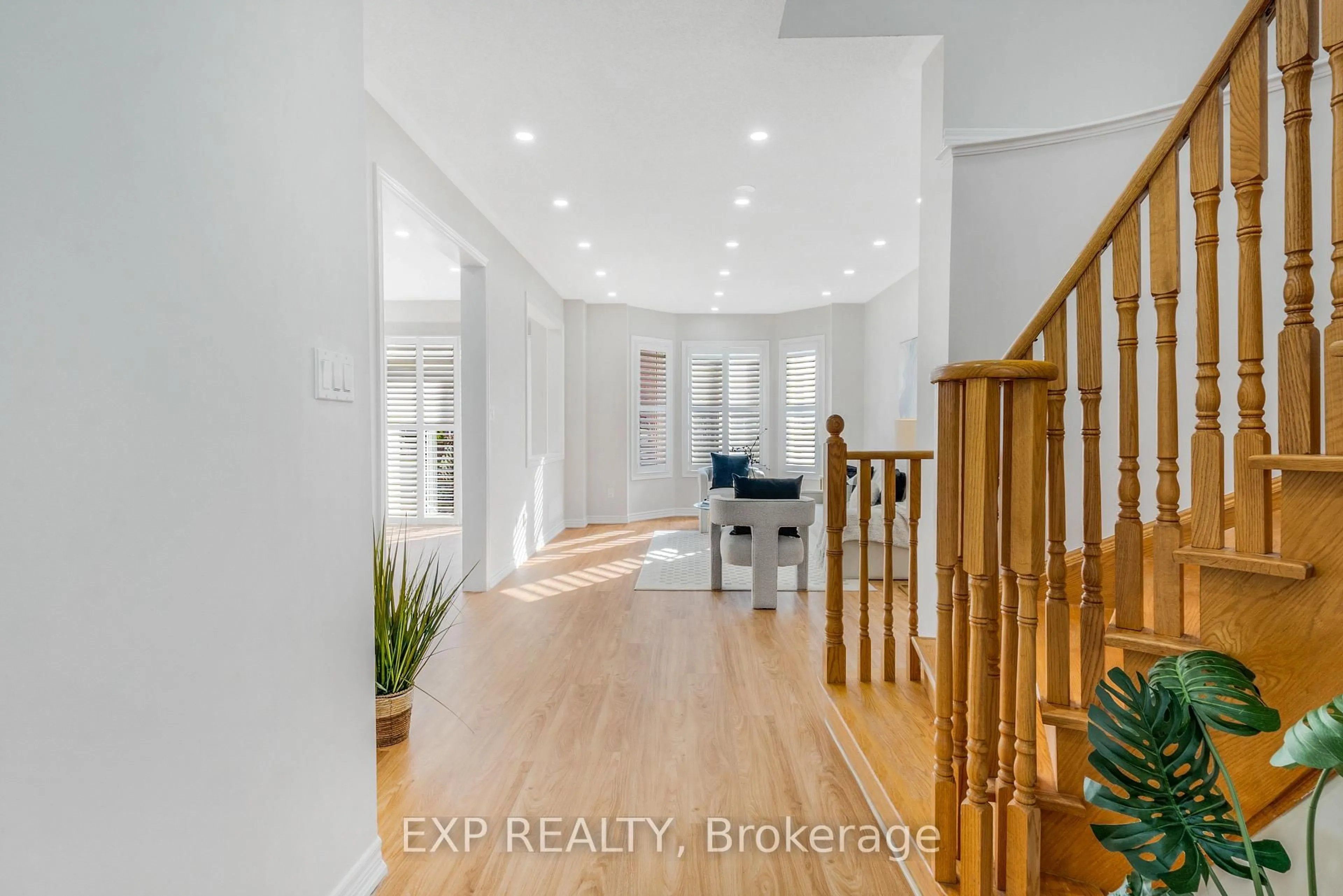 Indoor entryway for 15 Freesia Rd, Brampton Ontario L7A 0L6