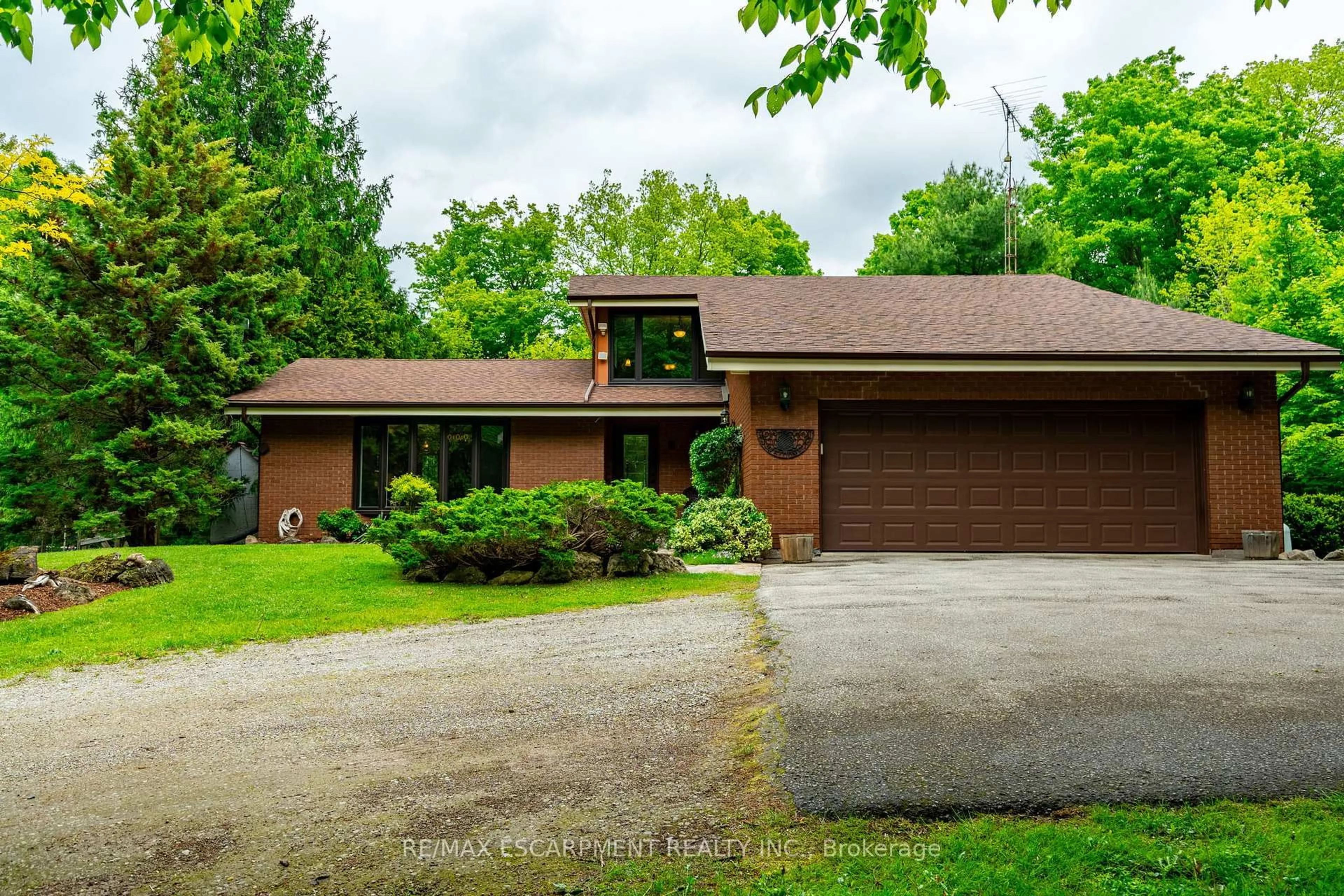 Home with brick exterior material, street for 7575 Milburough Line, Milton Ontario L0R 1K0