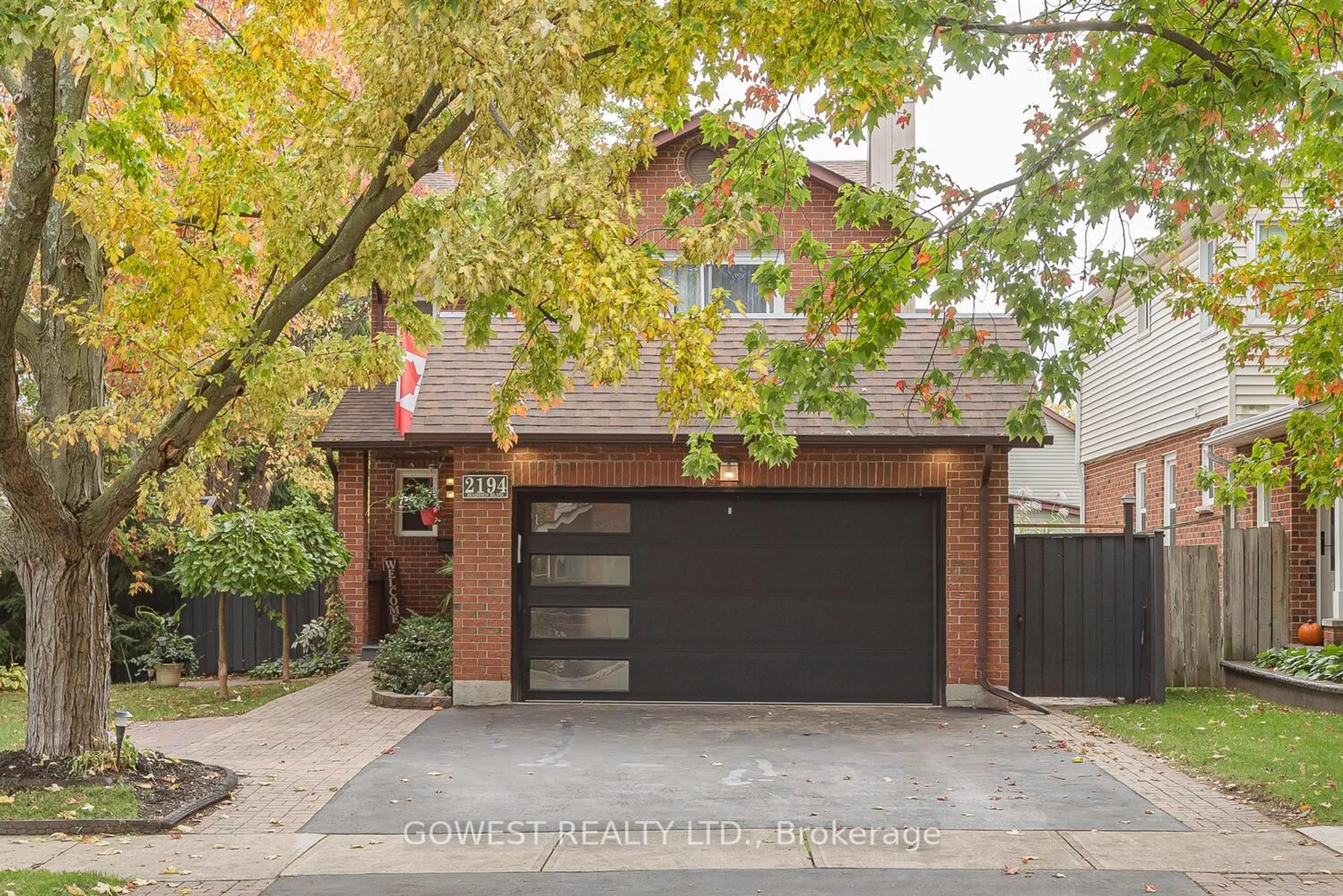 Home with brick exterior material, street for 2194 Madden Blvd, Oakville Ontario L6H 3M2