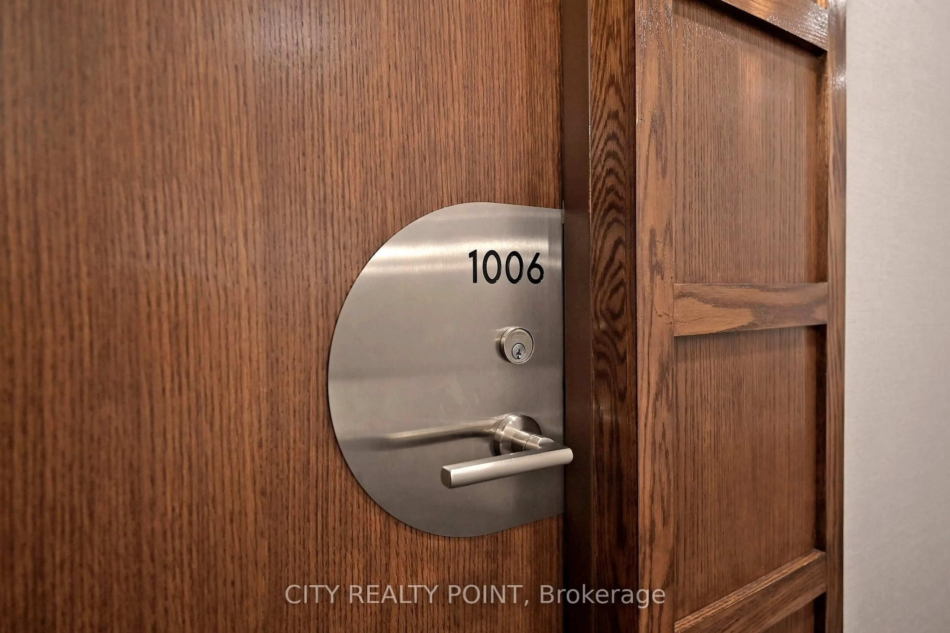 Indoor entryway for 2087 Lake Shore Blvd #1006, Toronto Ontario M8V 4G3