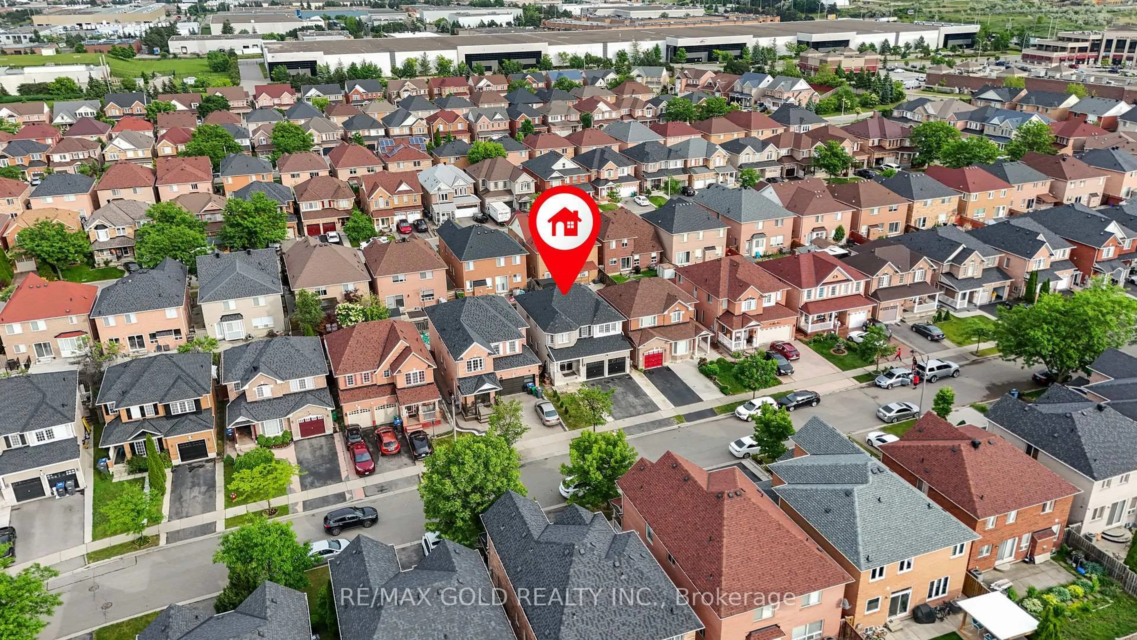 A pic from outside/outdoor area/front of a property/back of a property/a pic from drone, street for 14 Gaspe Rd, Brampton Ontario L6S 0A4