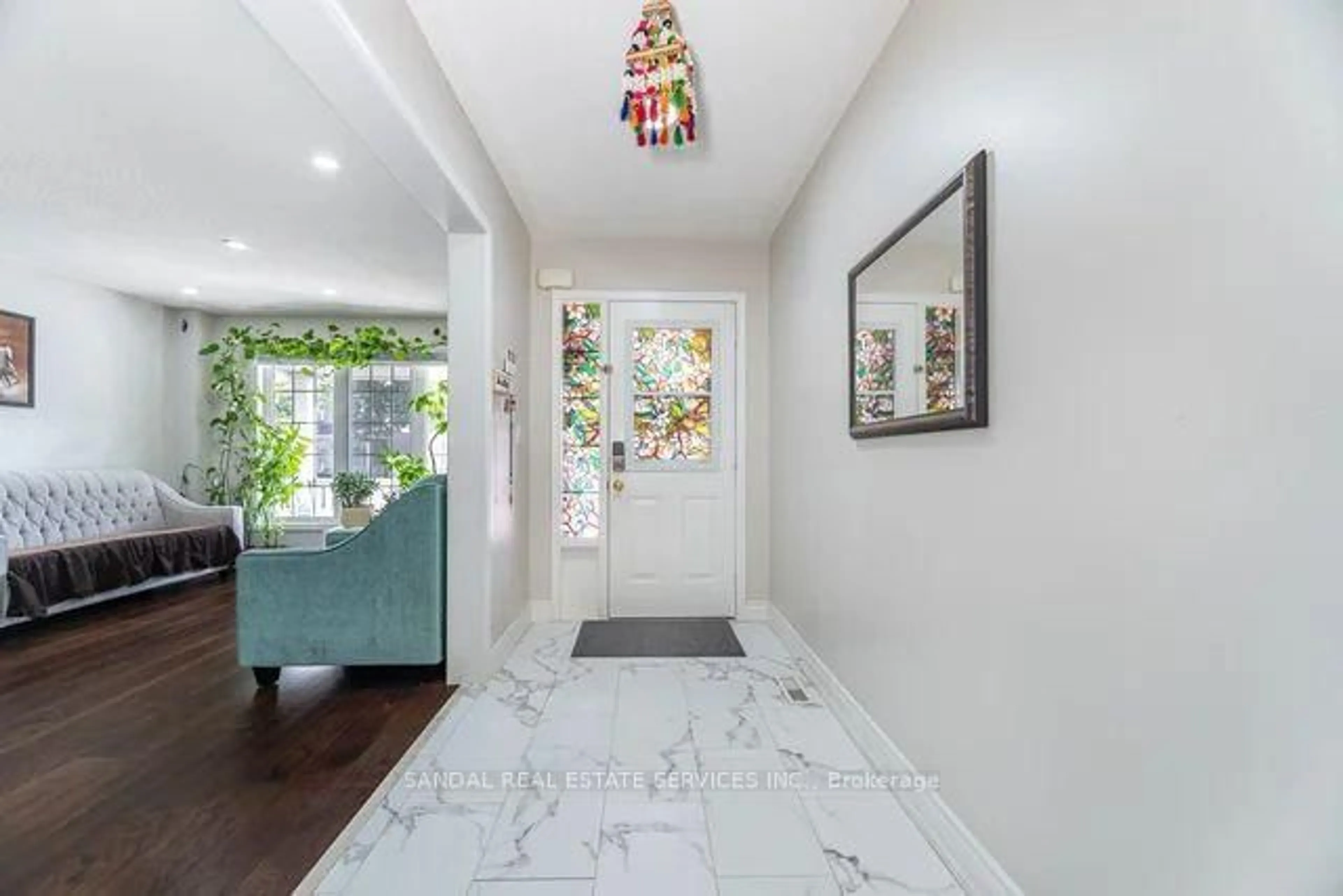 Indoor entryway for 16 Vision Way, Brampton Ontario L6P 1H7