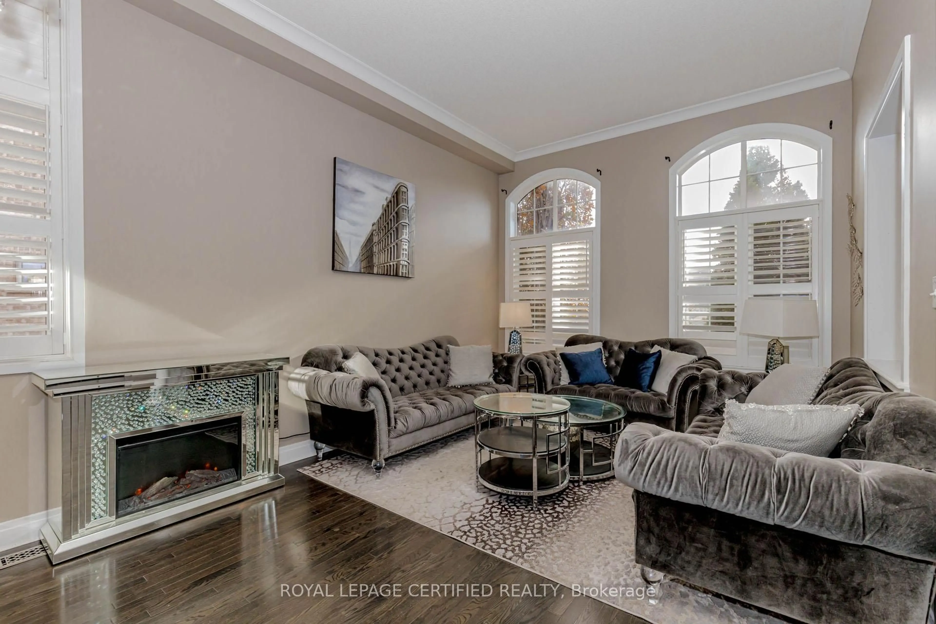 Living room with furniture, unknown for 13 Chinzan Way, Brampton Ontario L6X 0W6