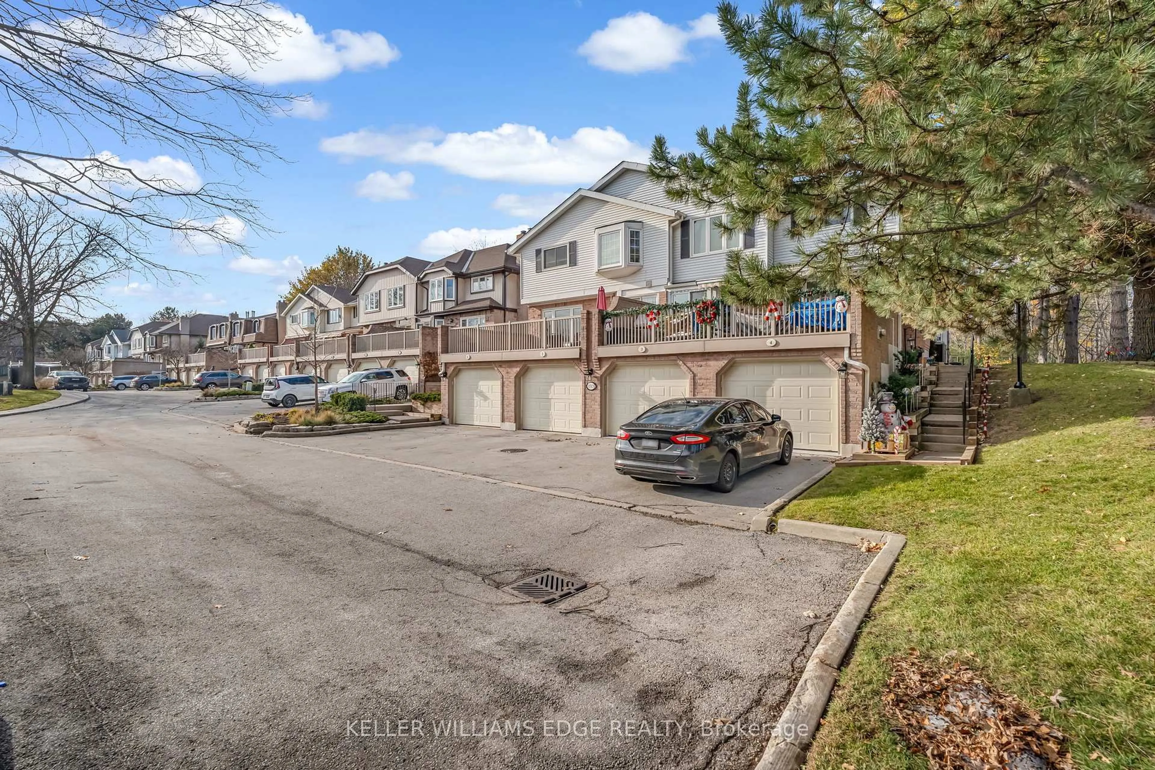 A pic from outside/outdoor area/front of a property/back of a property/a pic from drone, street for 1513 Upper Middle Rd #3, Burlington Ontario L7P 4M5