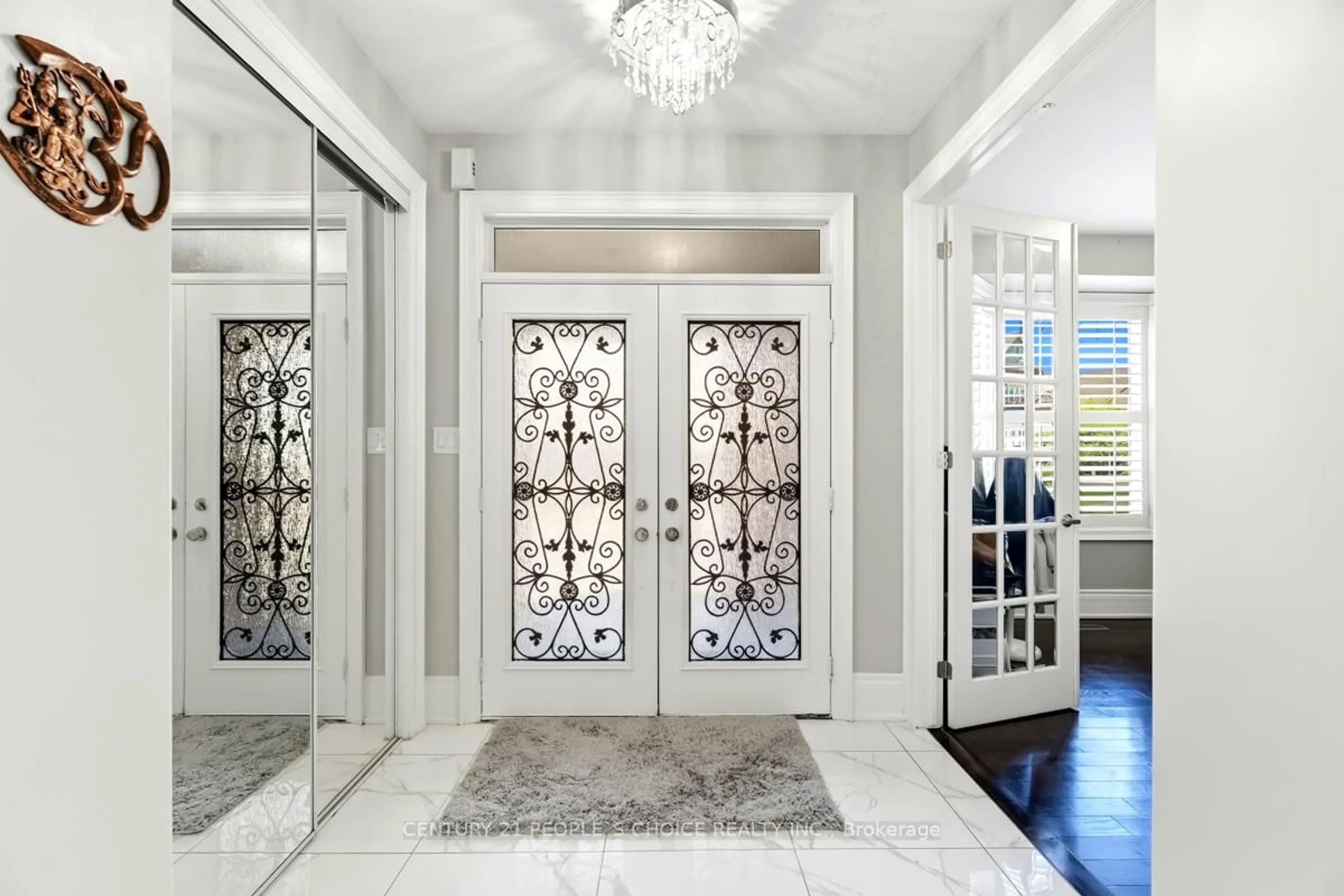 Indoor entryway for 318 Laundon Terr, Milton Ontario L9T 7N9