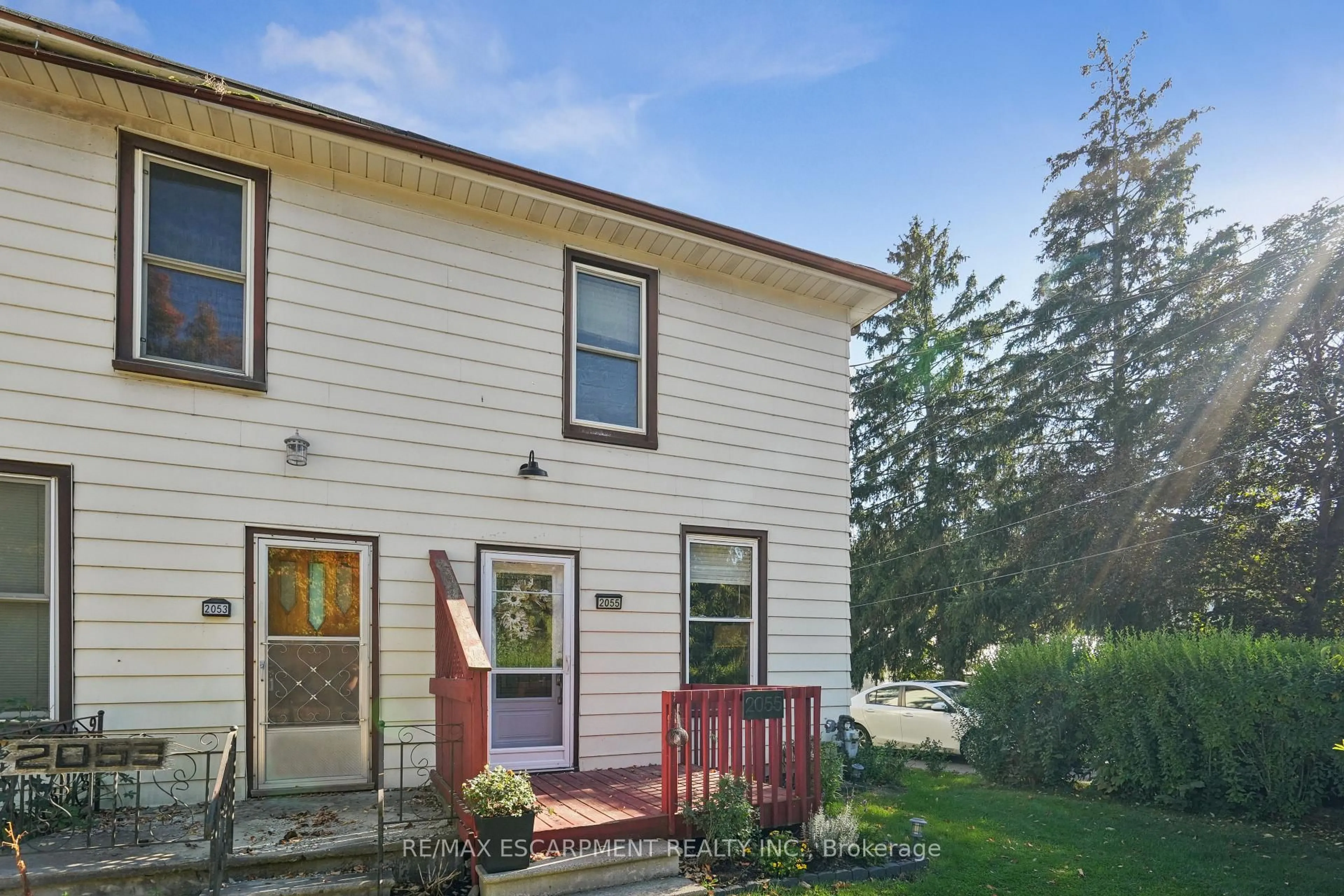 Home with vinyl exterior material, street for 2055 Embleton Rd, Brampton Ontario L6Y 0E9