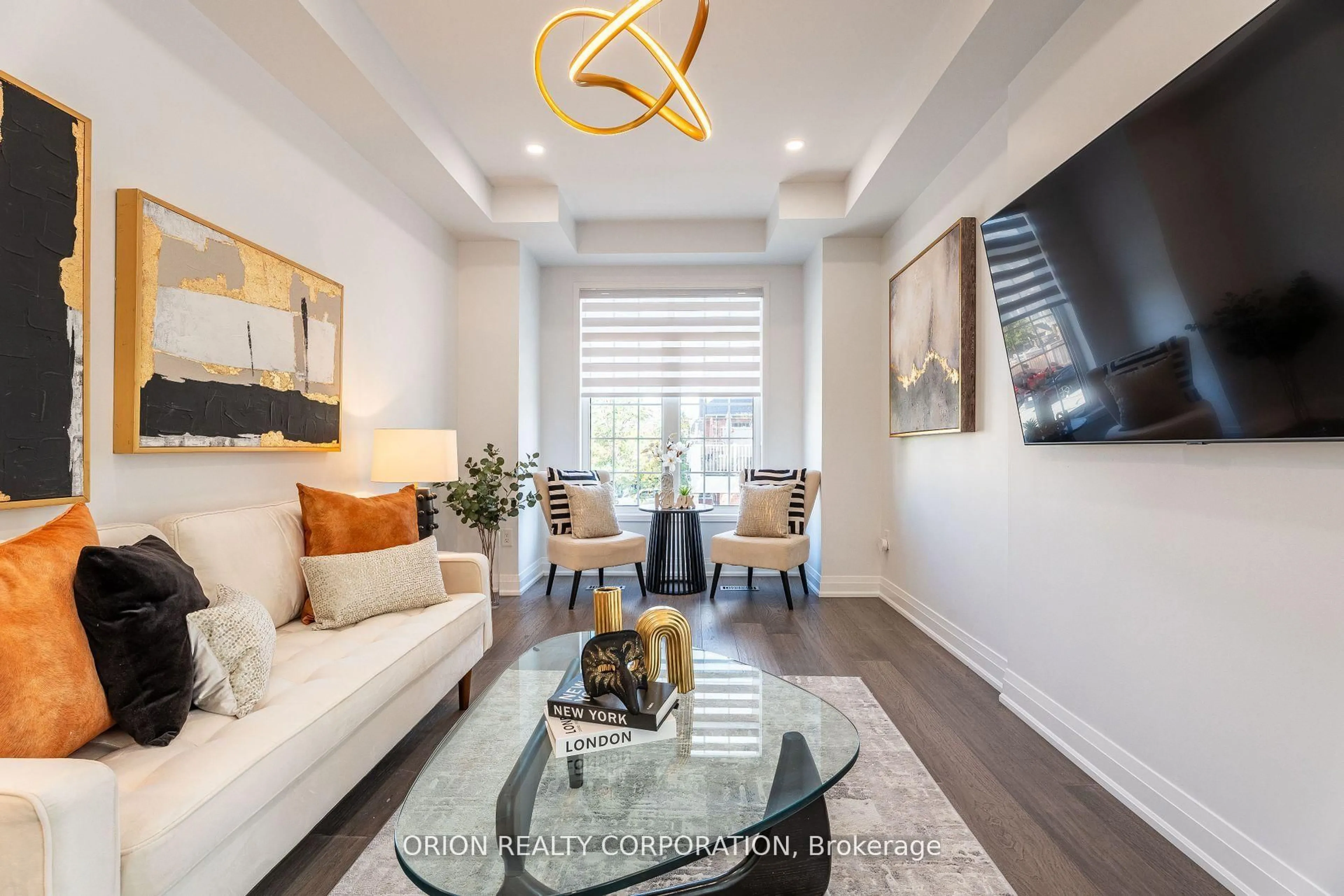 Living room with furniture, unknown for 1 Promenade Tr, Halton Hills Ontario L7G 0G8