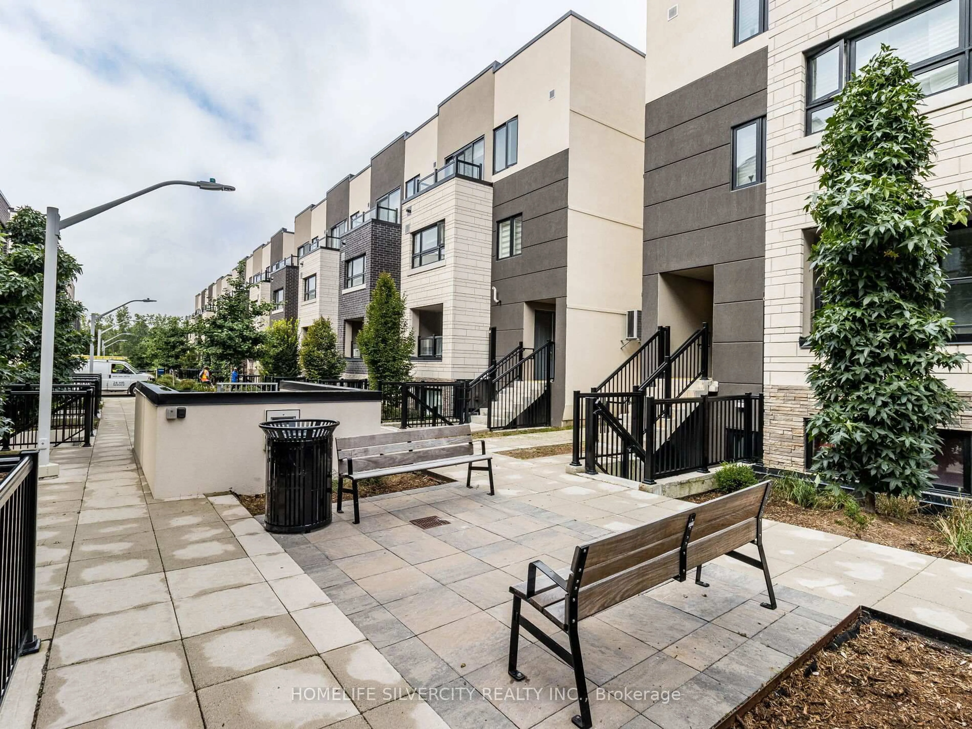 Patio, street for 1141 Cooke Blvd #403, Burlington Ontario L7T 0C3