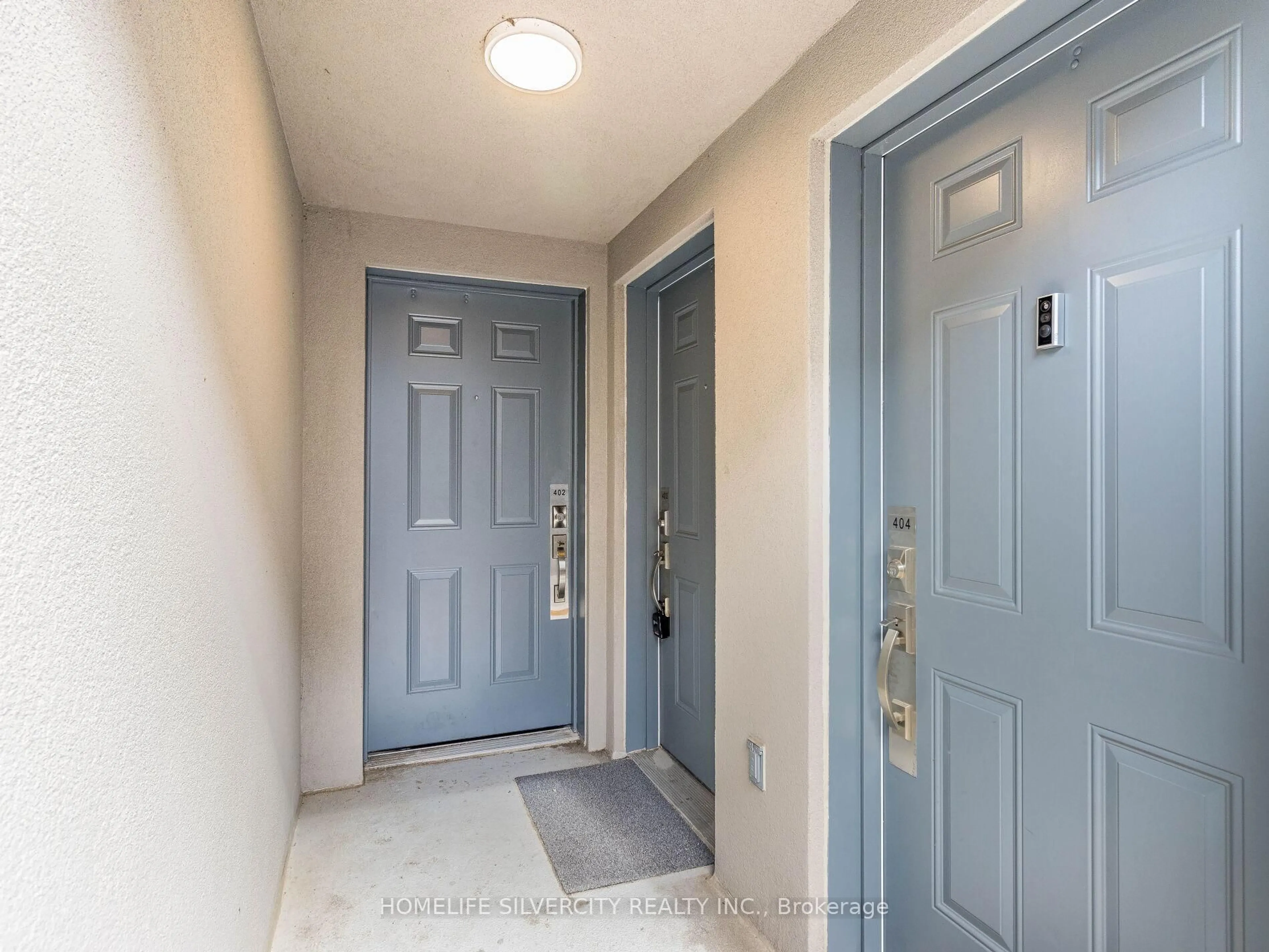 Indoor entryway for 1141 Cooke Blvd #403, Burlington Ontario L7T 0C3