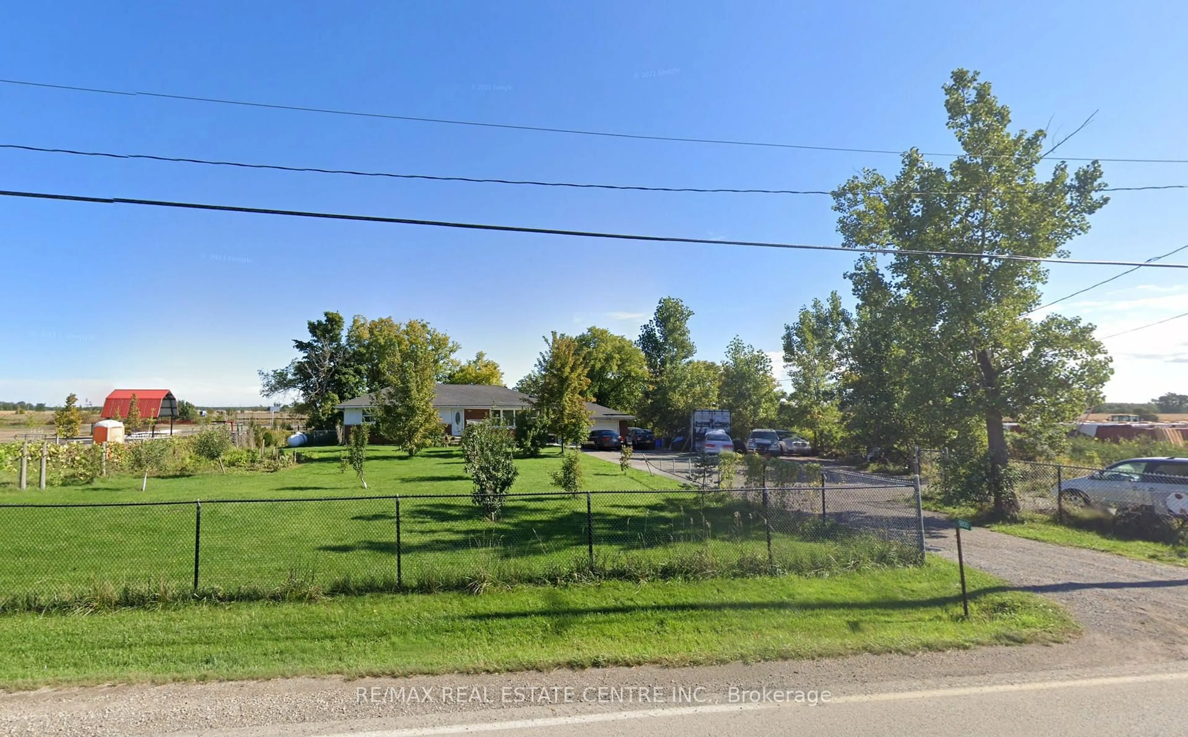 A pic from outside/outdoor area/front of a property/back of a property/a pic from drone, unknown for 9800 Britannia Rd, Milton Ontario L9E 0E4