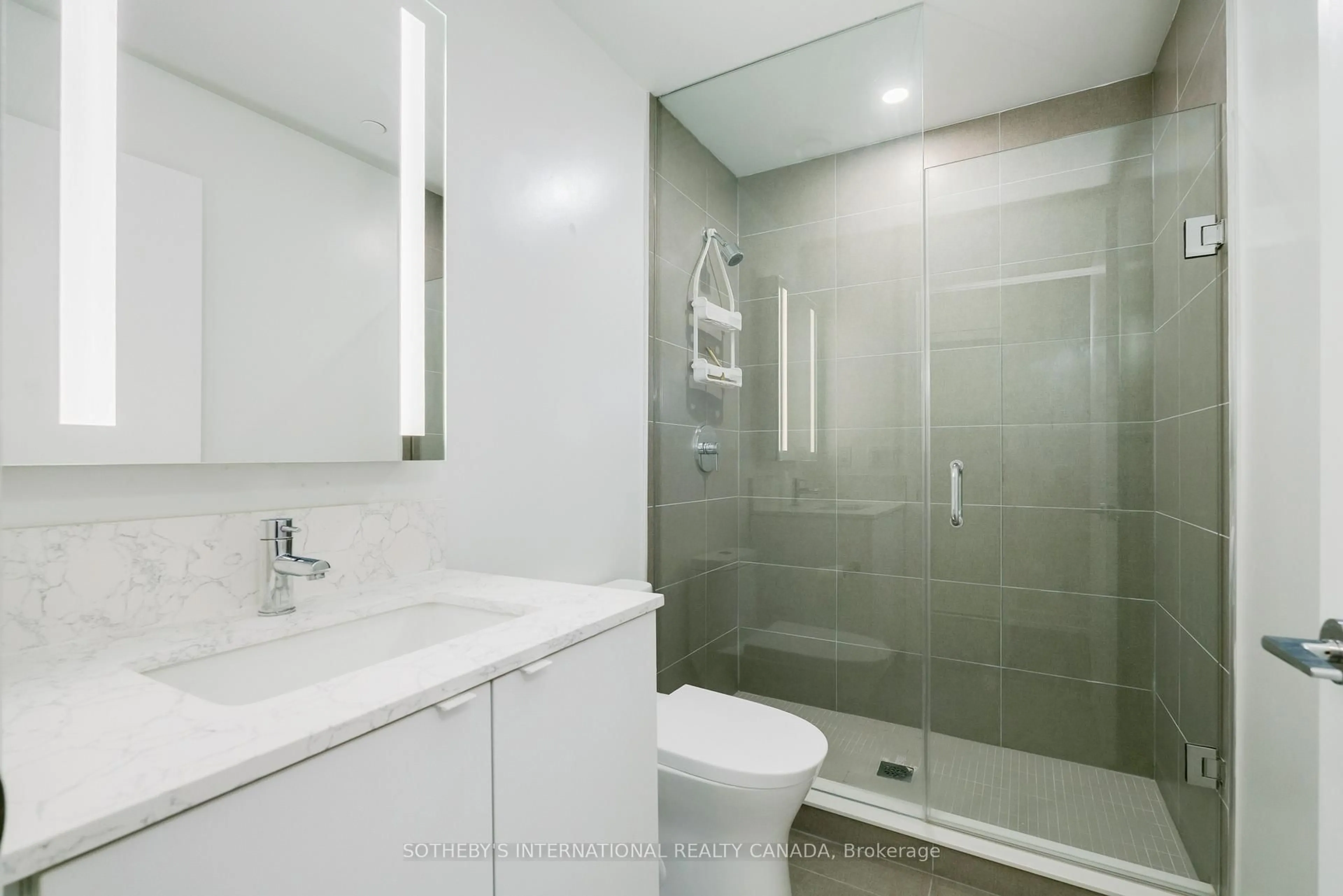 Standard bathroom, ceramic/tile floor for 270 Dufferin St #1011, Toronto Ontario M6K 0H8