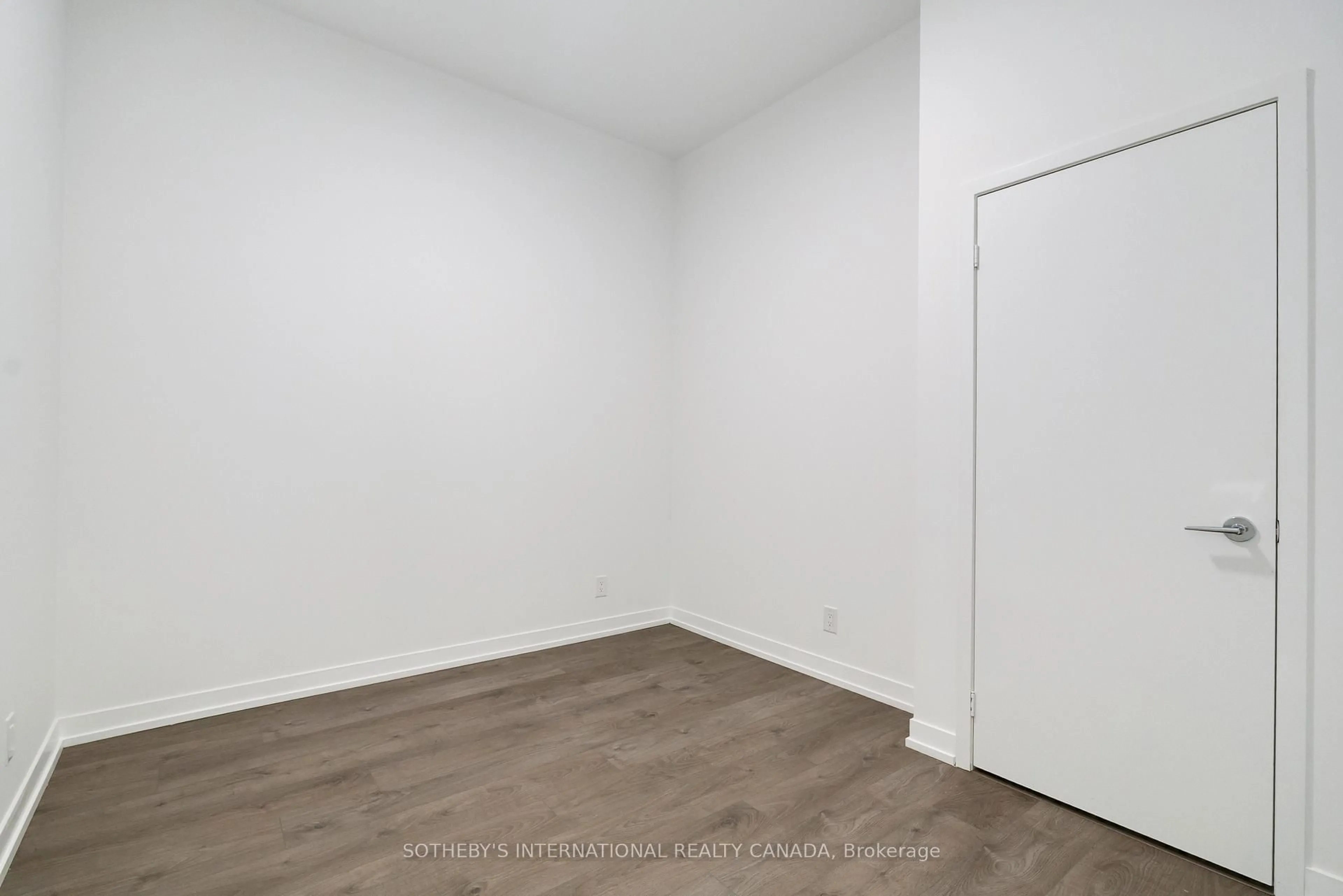 A pic of a room for 270 Dufferin St #1011, Toronto Ontario M6K 0H8
