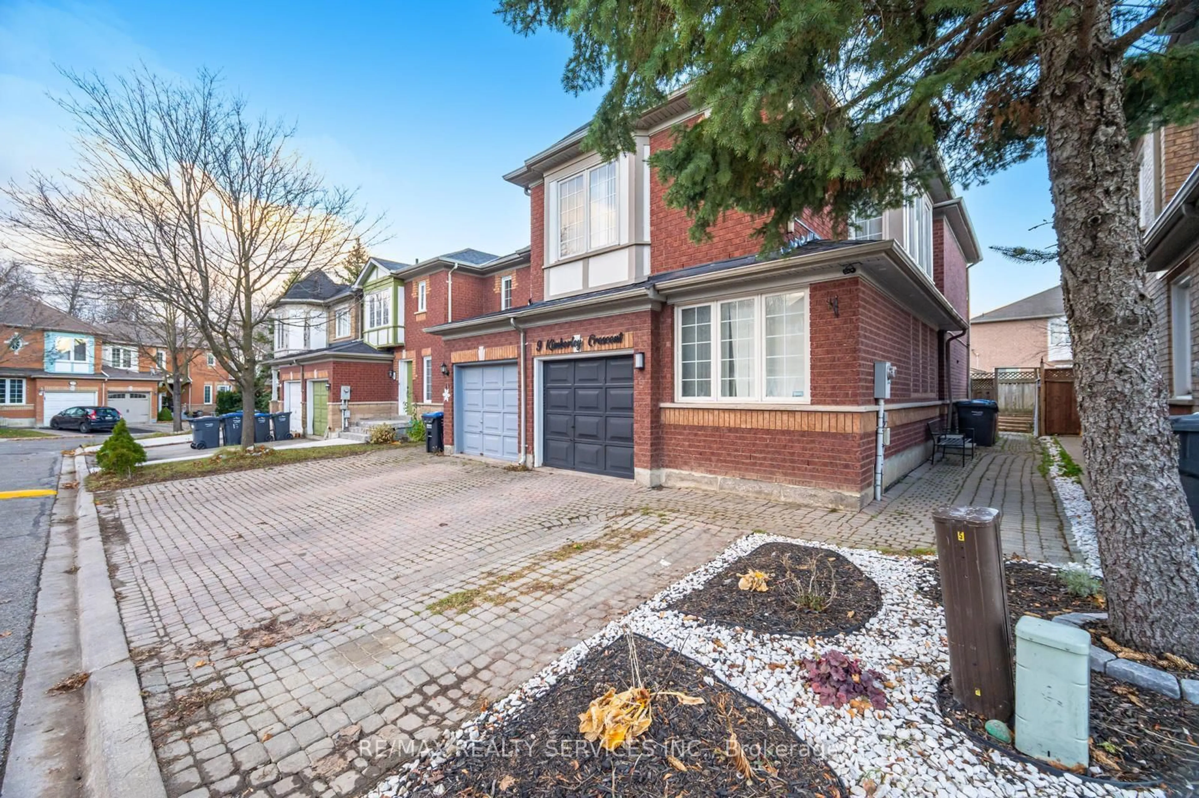 Home with brick exterior material, street for 9 kimberley Cres, Brampton Ontario L6R 1T6