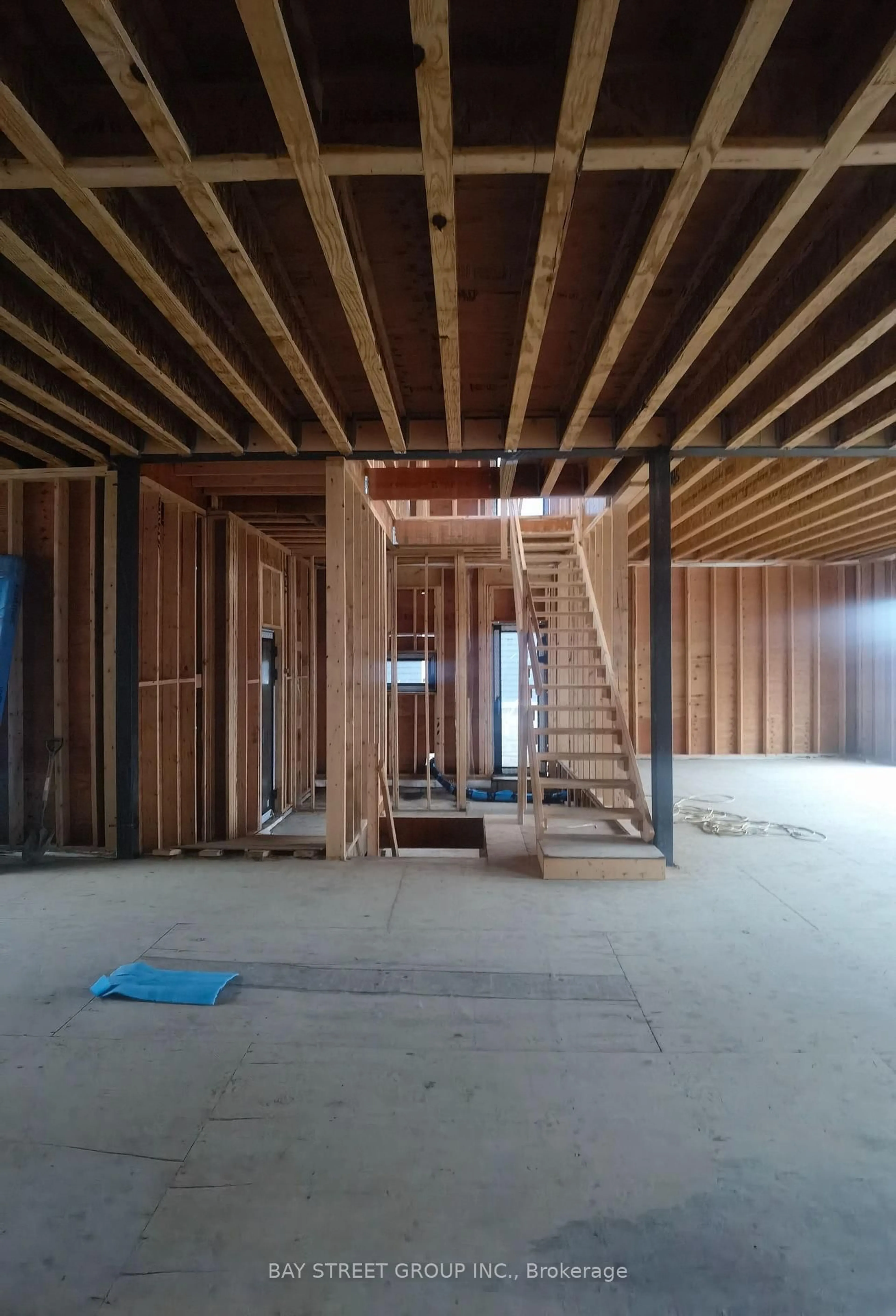 A pic of a room for 1332 Northaven Dr, Mississauga Ontario L5G 4E9