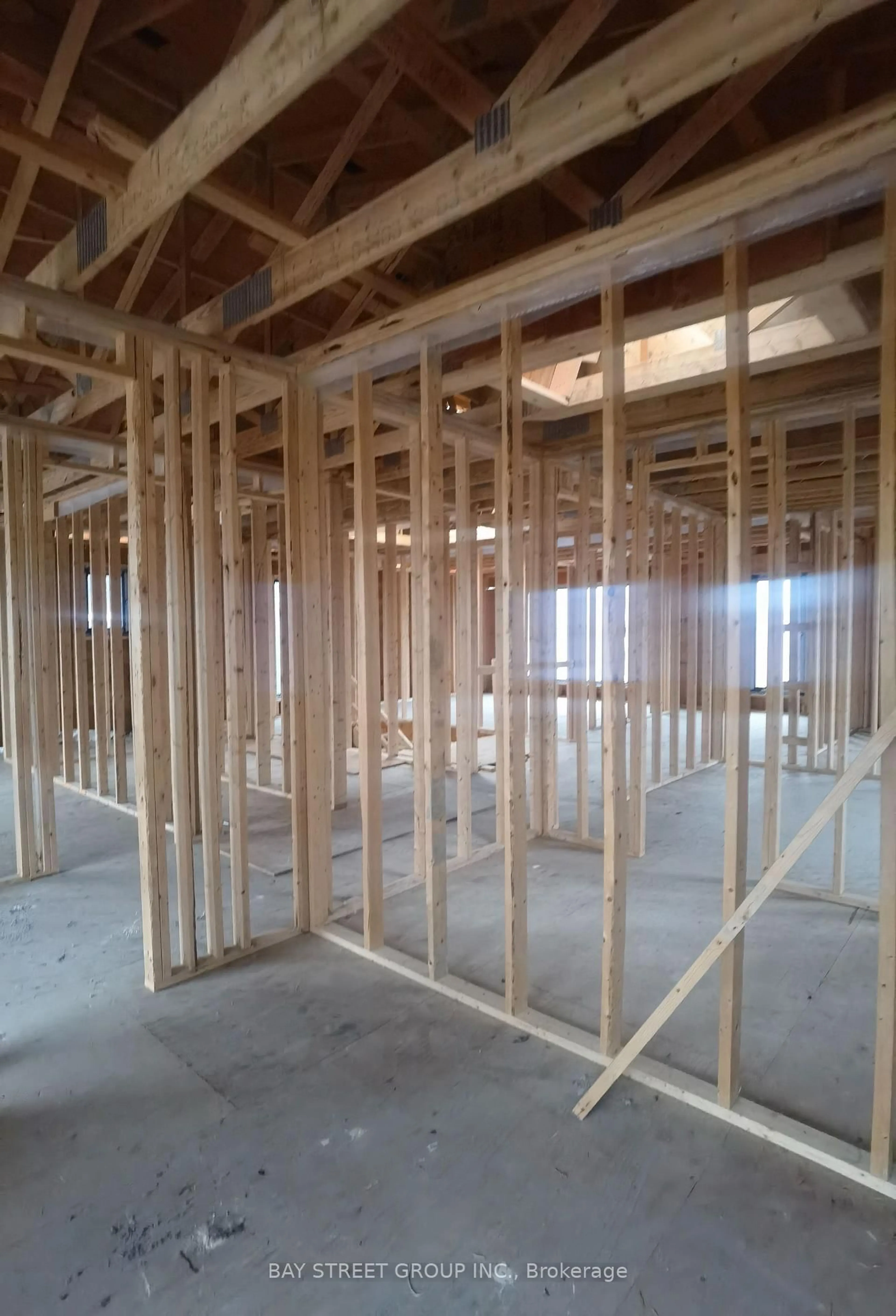 A pic of a room for 1332 Northaven Dr, Mississauga Ontario L5G 4E9