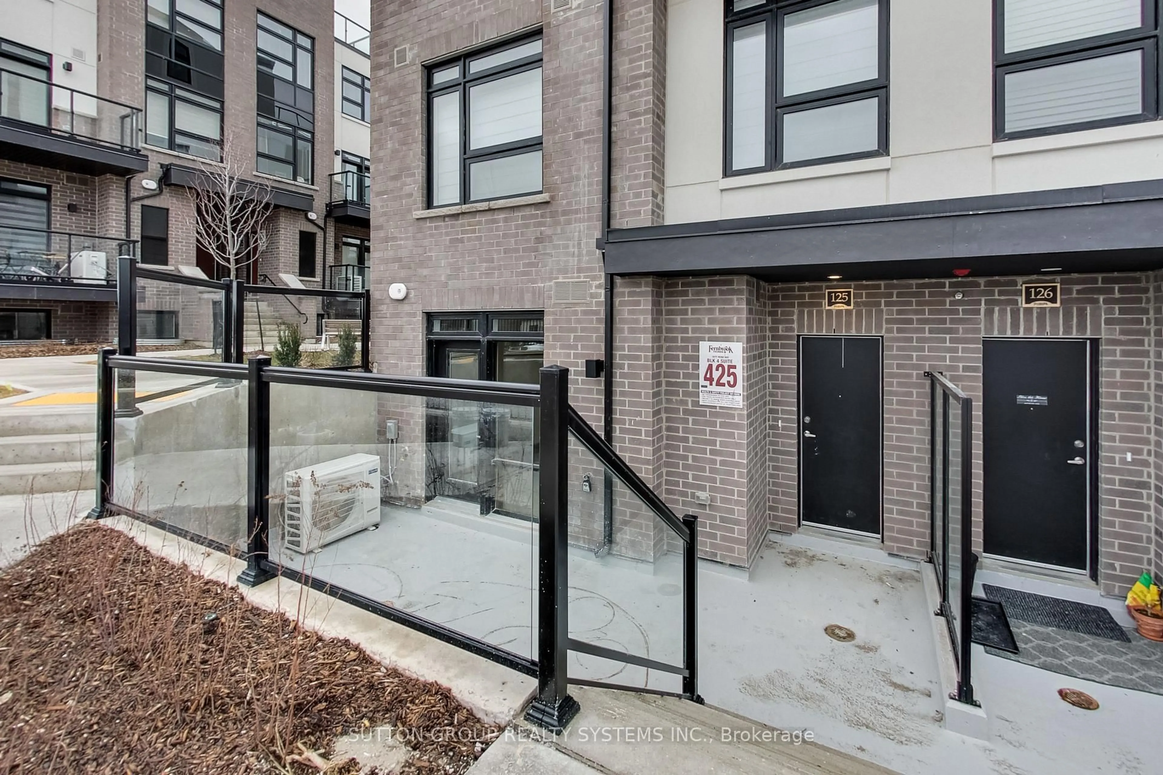 Unknown for 1577 Rose Way, Milton Ontario L9E 1N4