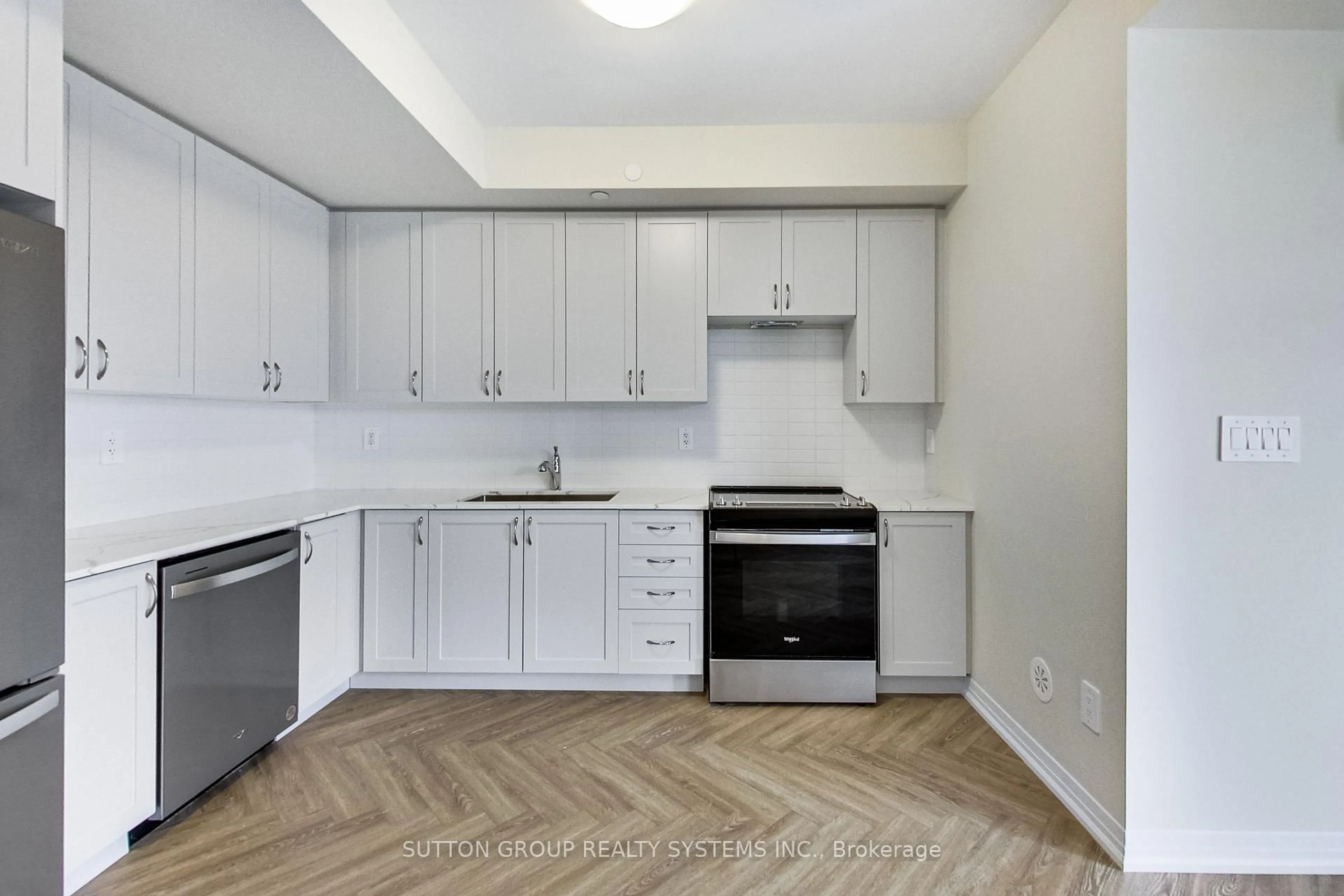 Standard kitchen, unknown for 1577 Rose Way, Milton Ontario L9E 1N4