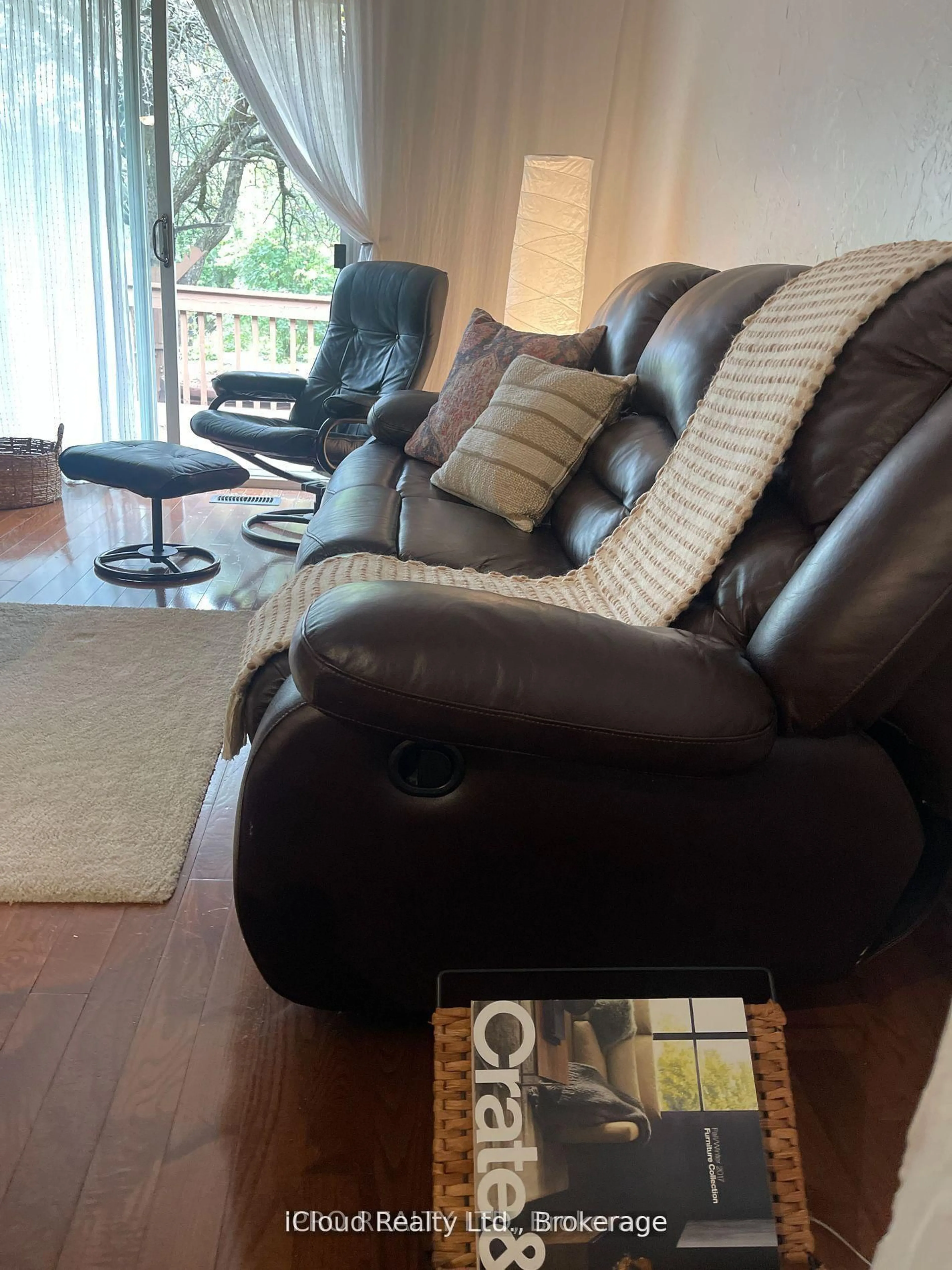 Living room with furniture, unknown for 11 Maple Lane, Caledon Ontario L7E 0L3