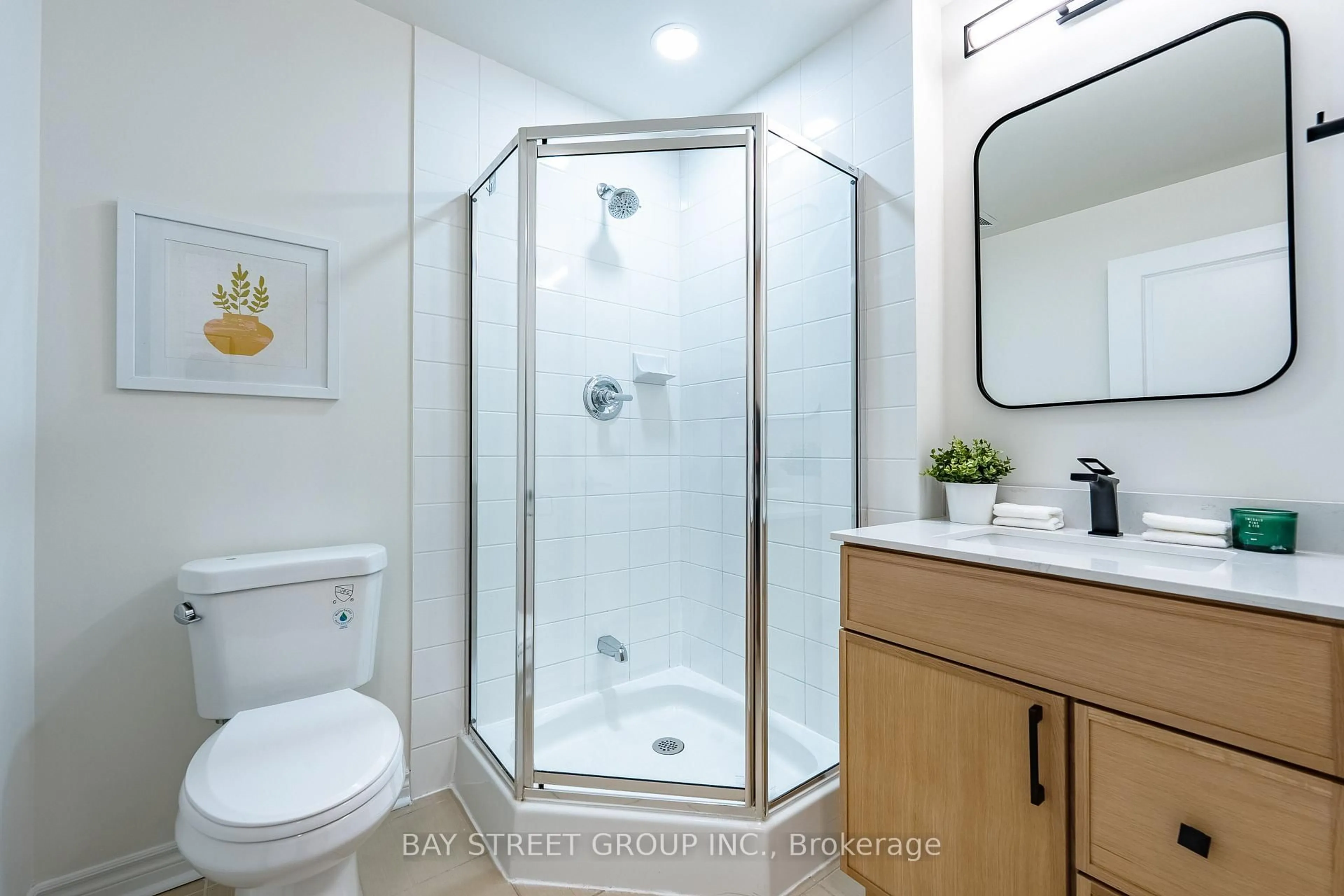 Standard bathroom, ceramic/tile floor for 385 Prince Of Wales Dr #2308, Mississauga Ontario L5B 0C6