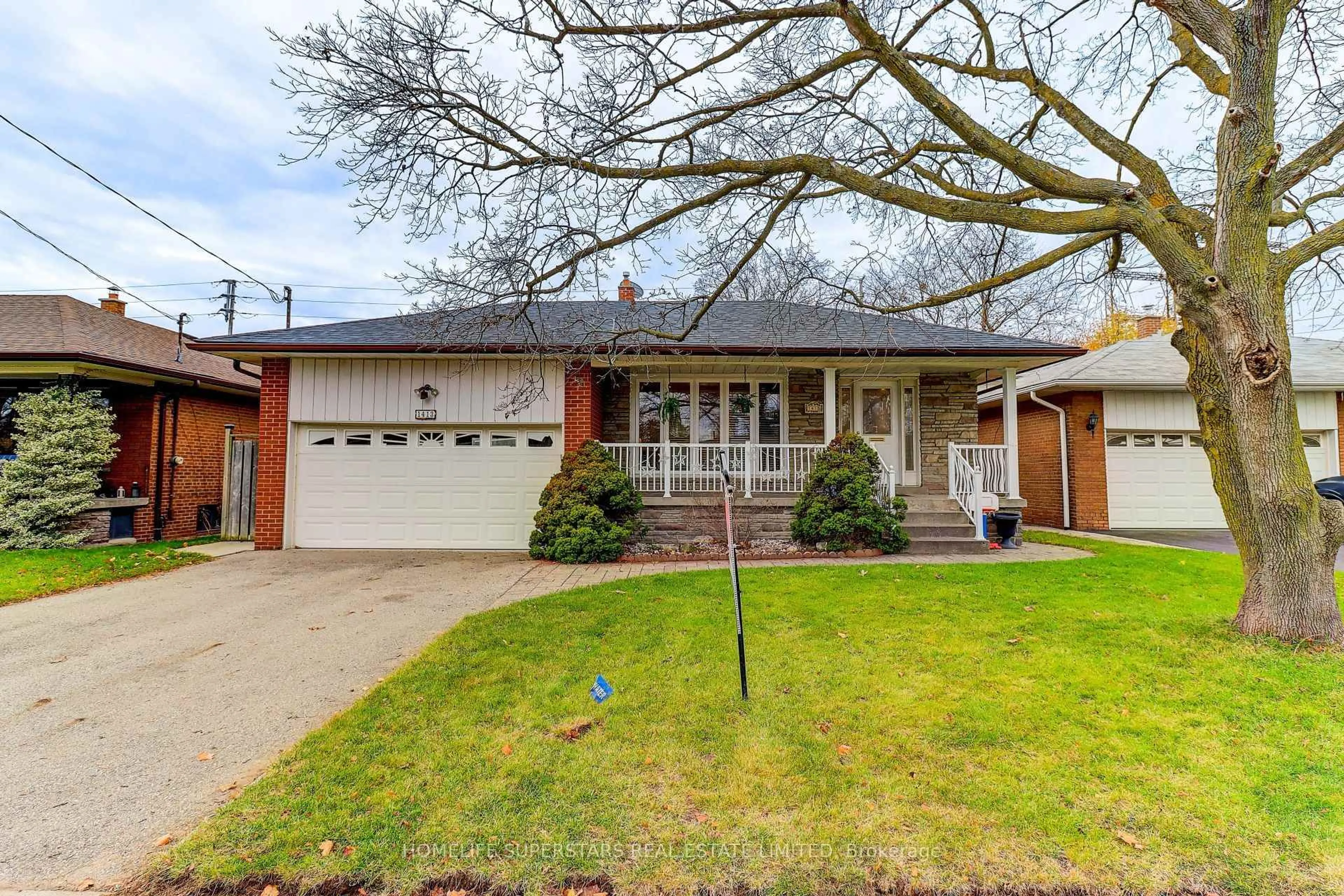 Home with brick exterior material, street for 1413 Safeway Cres, Mississauga Ontario L4X 1H8