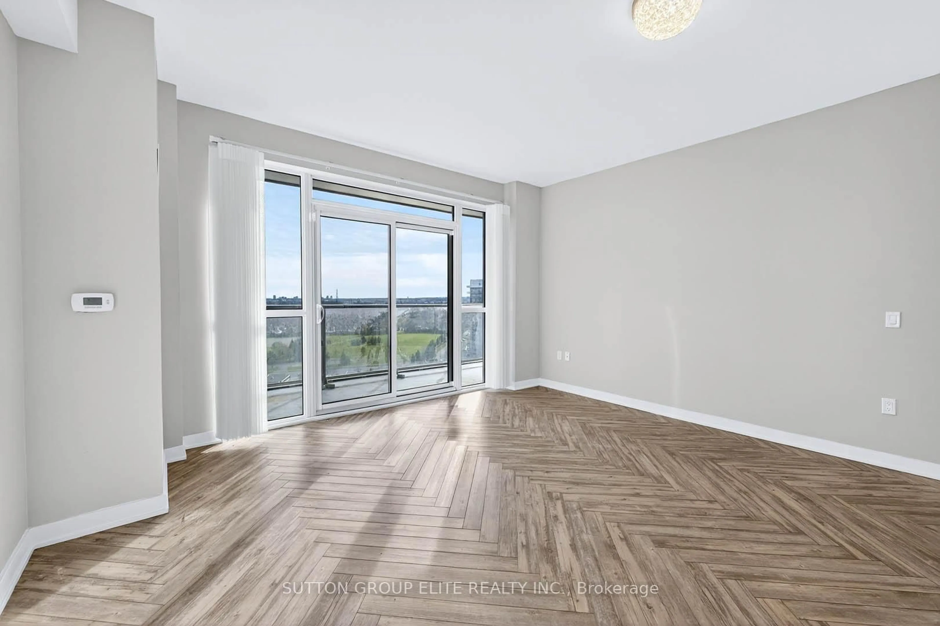 A pic of a room for 4699 Glen Erin Dr #1707, Mississauga Ontario L5M 2E5