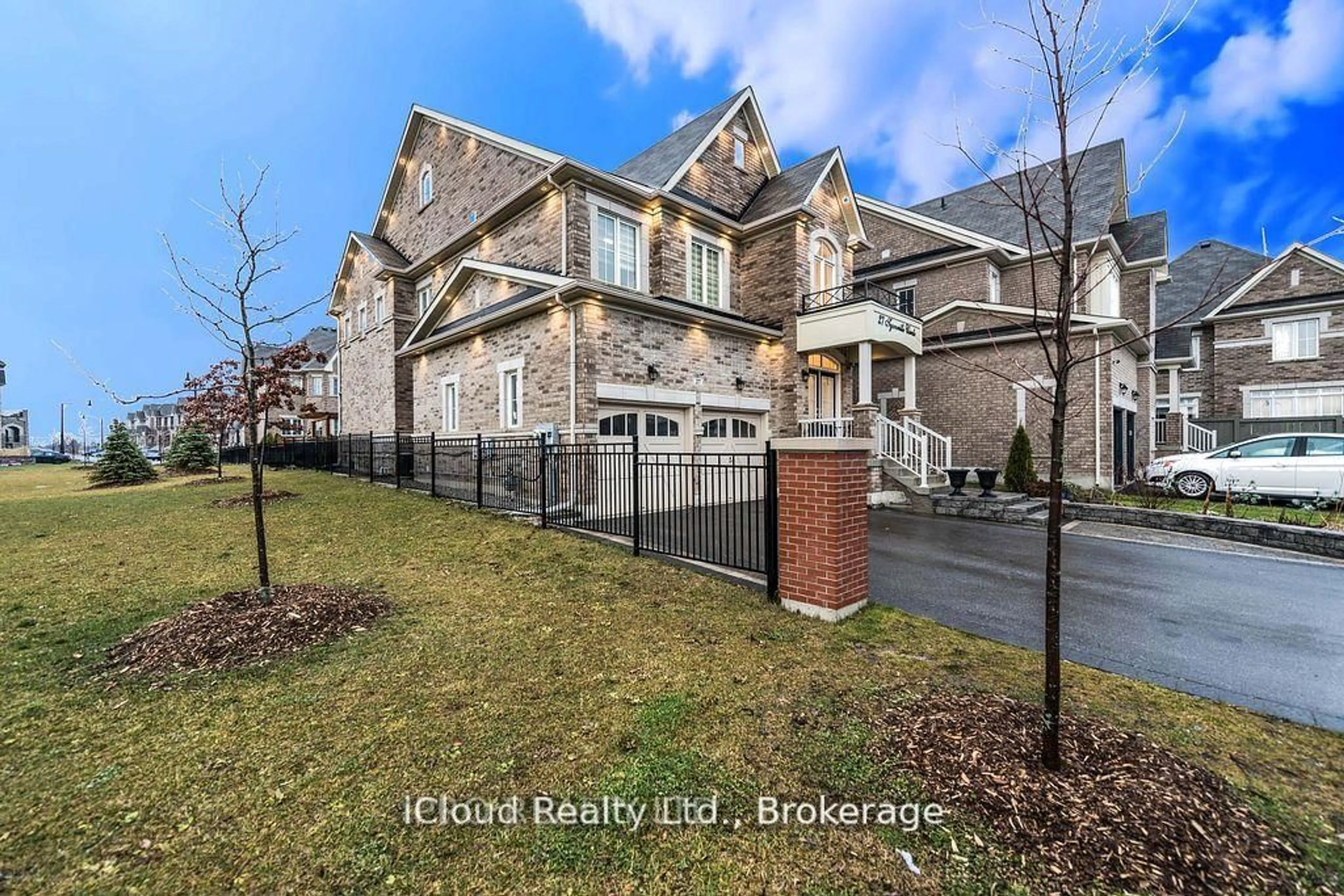 Unknown for 27 Tysonville Circ, Brampton Ontario L7A 4A6