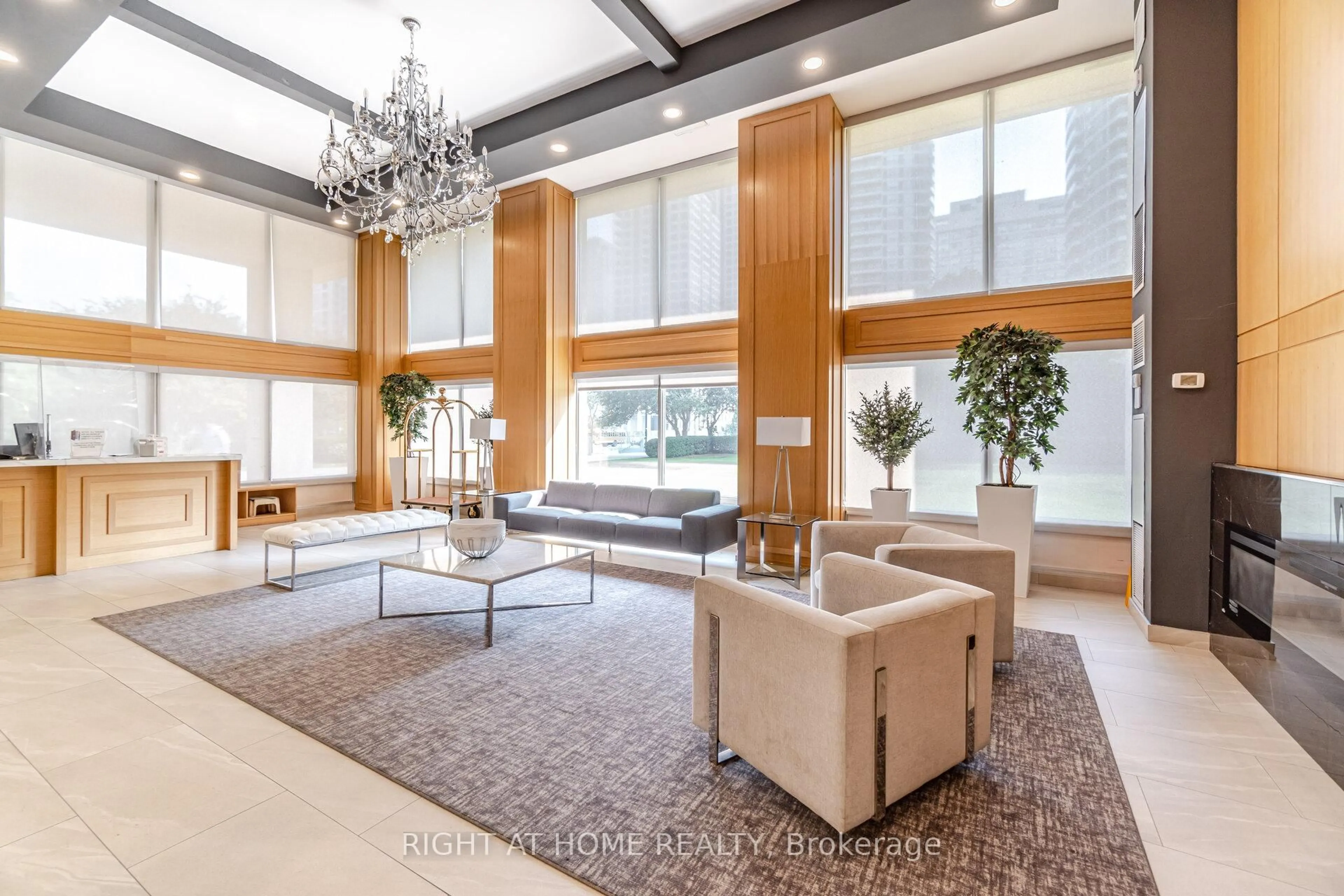 Lobby for 3590 Kaneff Cres #1209, Mississauga Ontario L5A 3X3