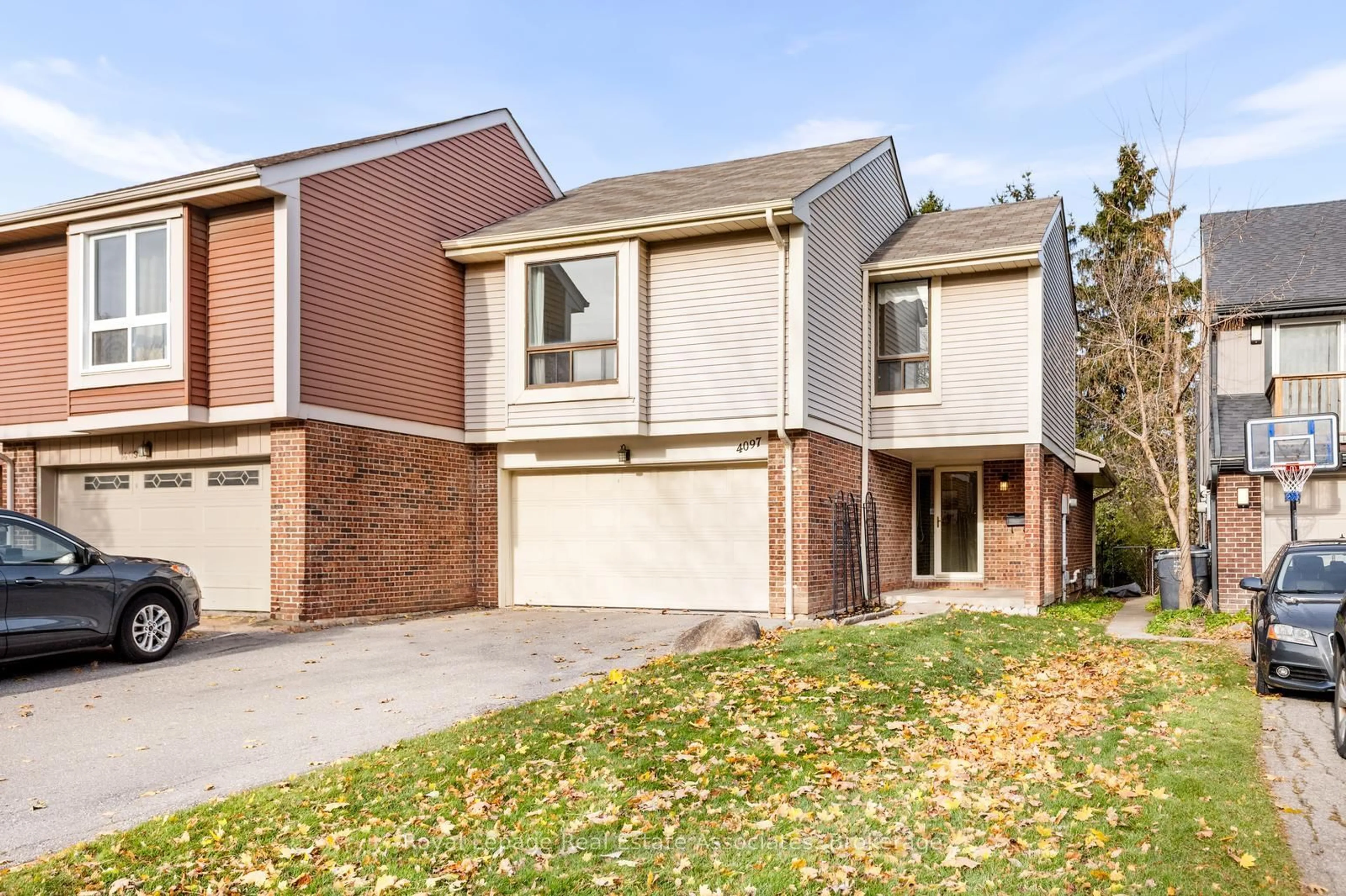 Home with brick exterior material, street for 4097 Pheasant Ru, Mississauga Ontario L5L 2C2