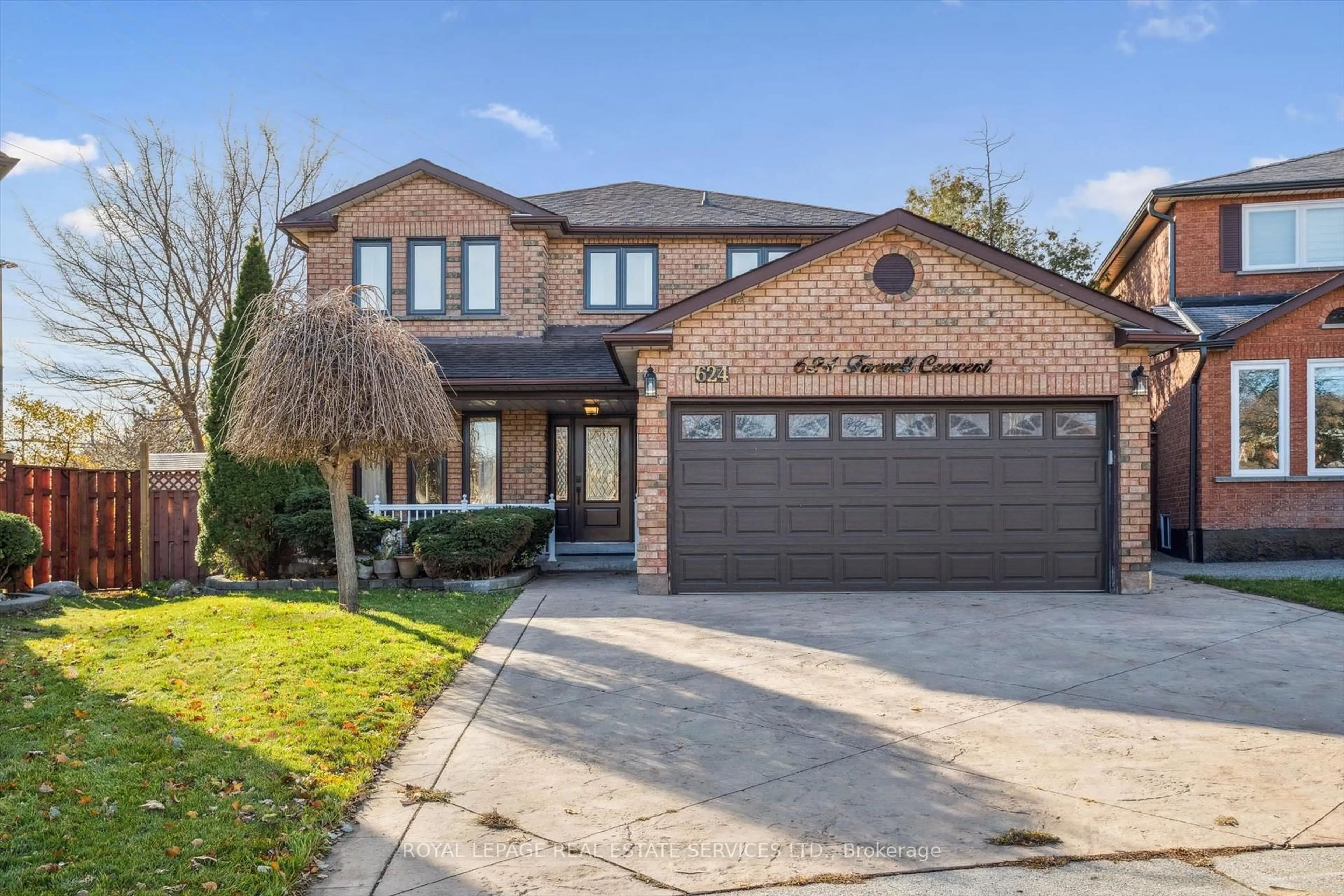 Home with brick exterior material, street for 624 Farwell Cres, Mississauga Ontario L5R 2A7