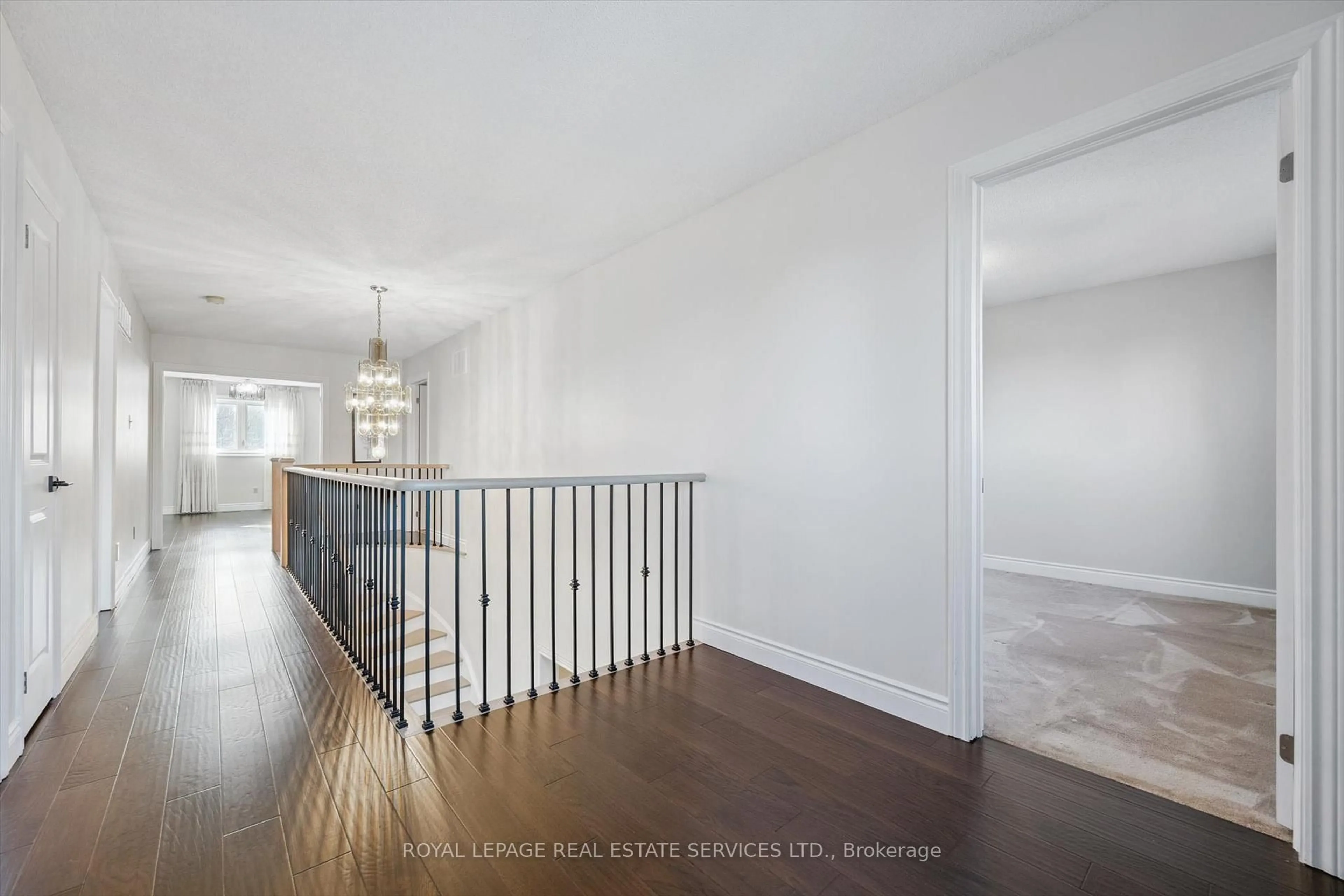 Unknown for 624 Farwell Cres, Mississauga Ontario L5R 2A7