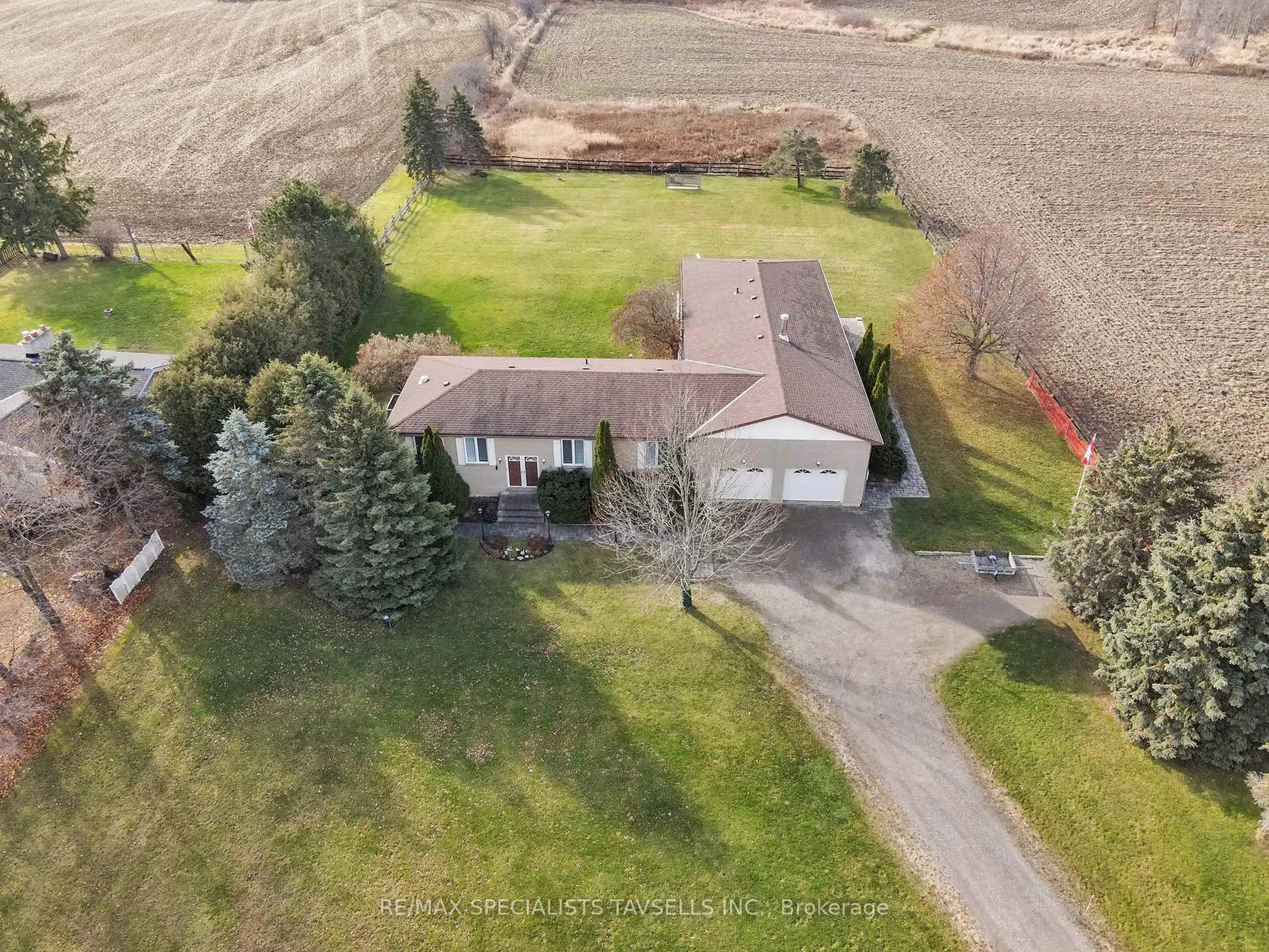 A pic from outside/outdoor area/front of a property/back of a property/a pic from drone, unknown for 13812 Creditview Rd, Caledon Ontario L7C 1Y3