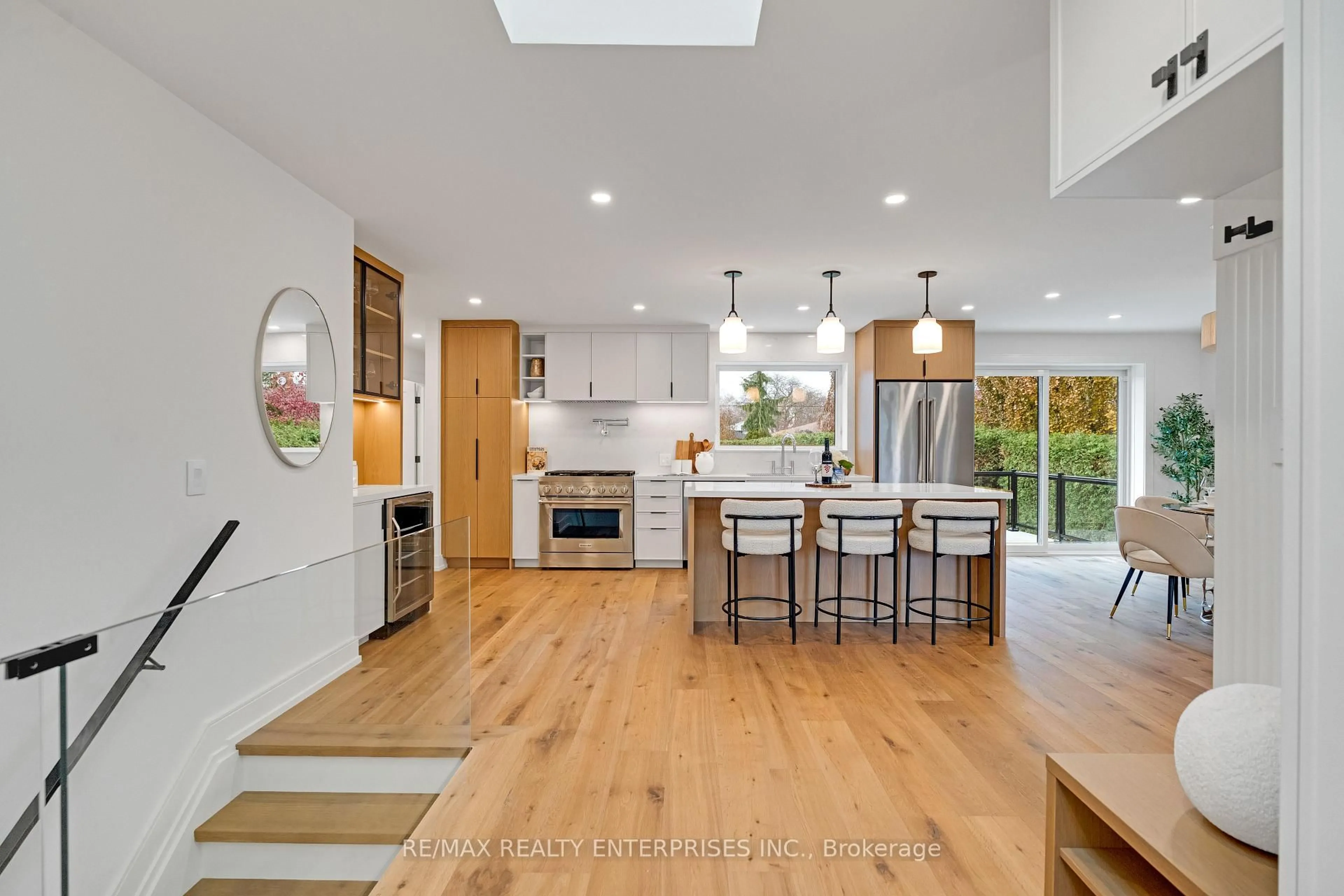 Open concept kitchen, unknown for 1479 Kalligan Crt, Mississauga Ontario L4X 1A9