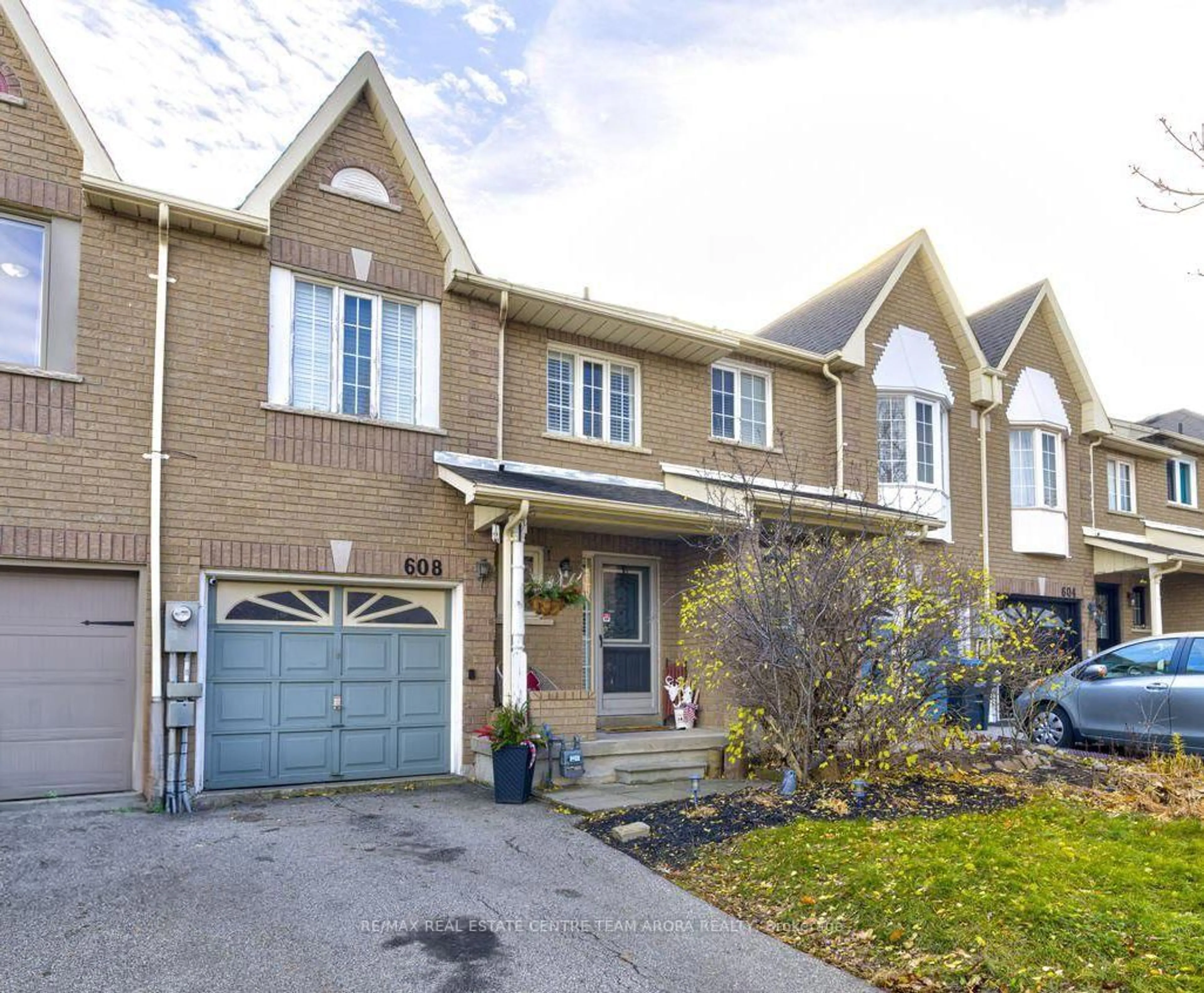 Home with brick exterior material, street for 608 Lumberton Cres, Mississauga Ontario L4Z 3Z6