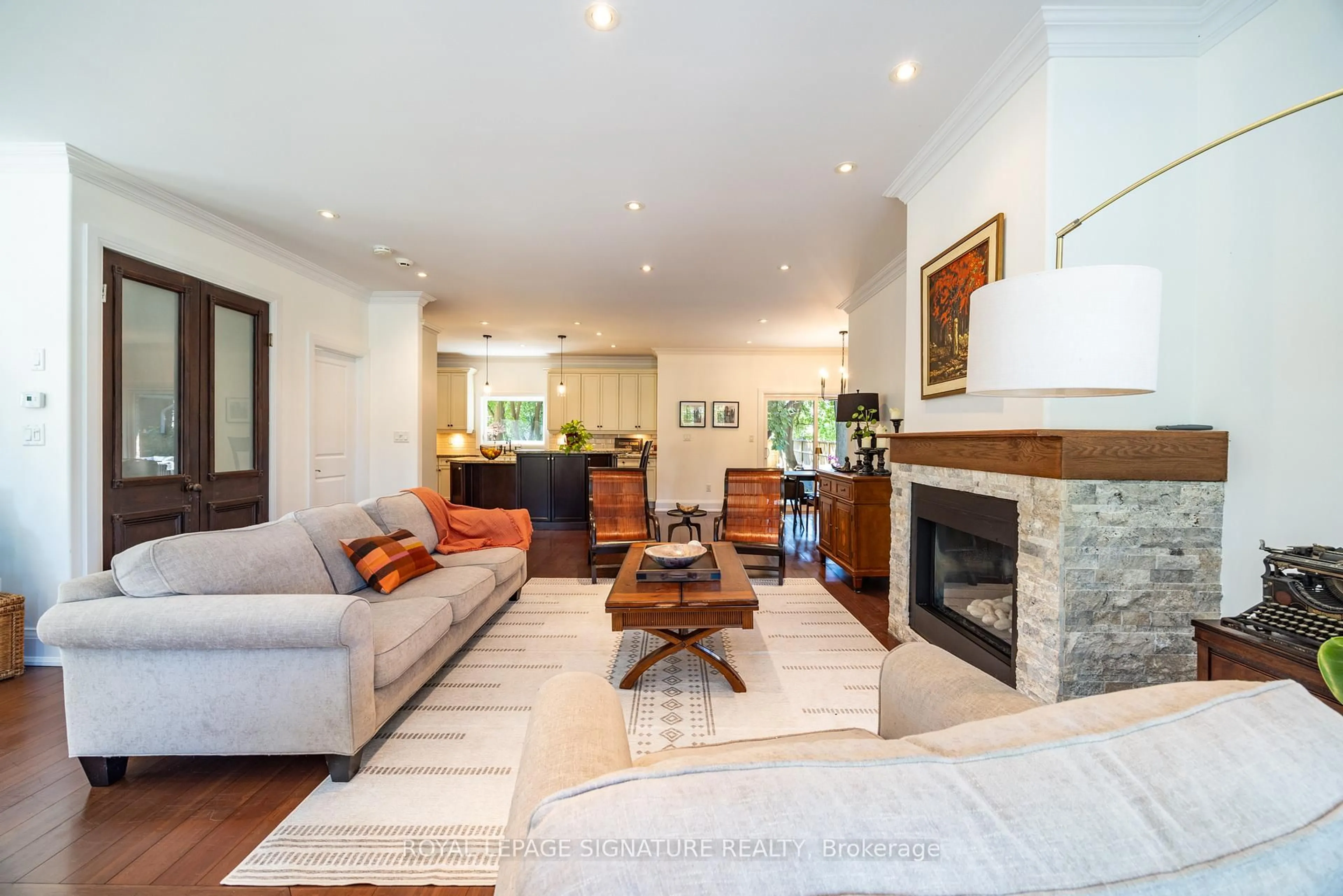 Living room with furniture, unknown for 116 Milton St, Toronto Ontario M8Y 2Y3