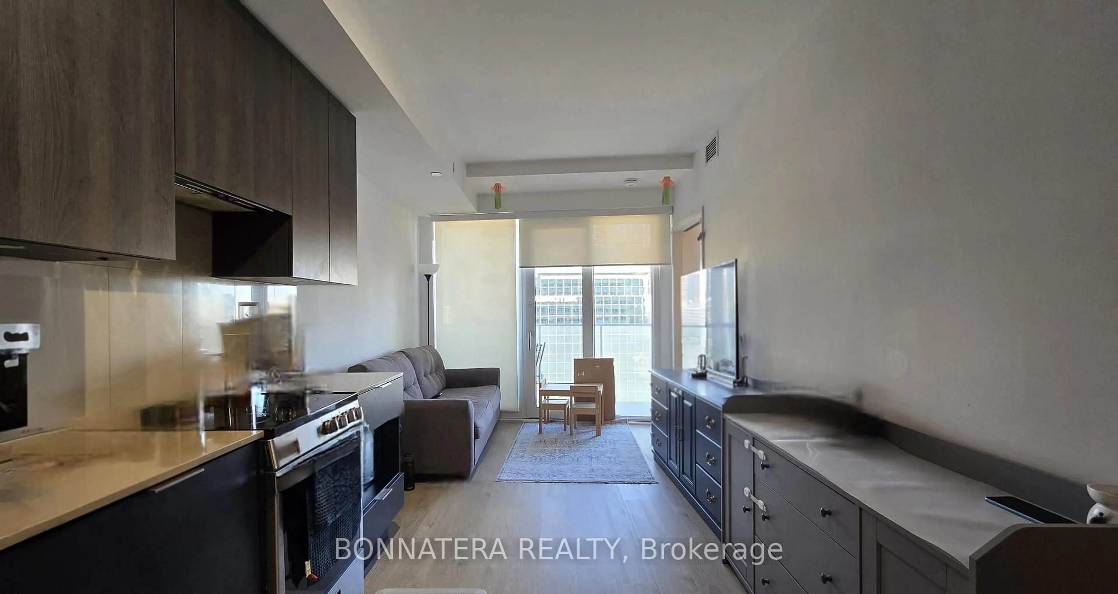 Unknown for 3900 Confederation Pkwy #913, Mississauga Ontario L5B 0M3