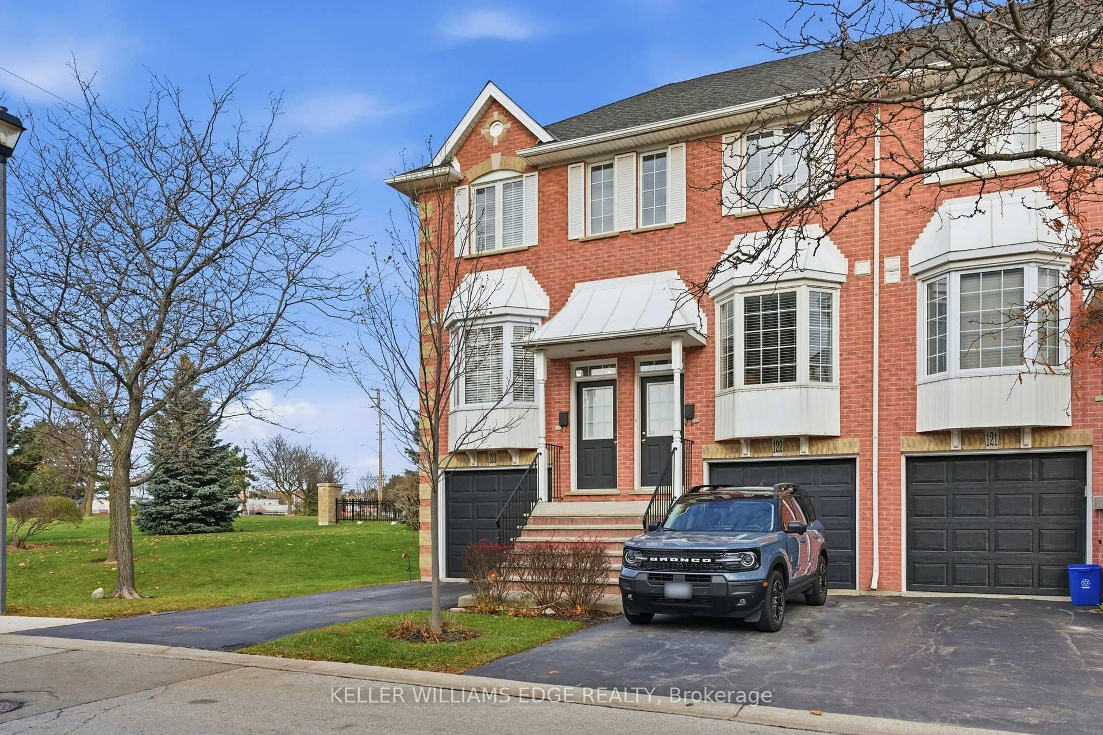 Home with brick exterior material, street for 3480 Upper Middle Rd #123, Burlington Ontario L7M 4R8