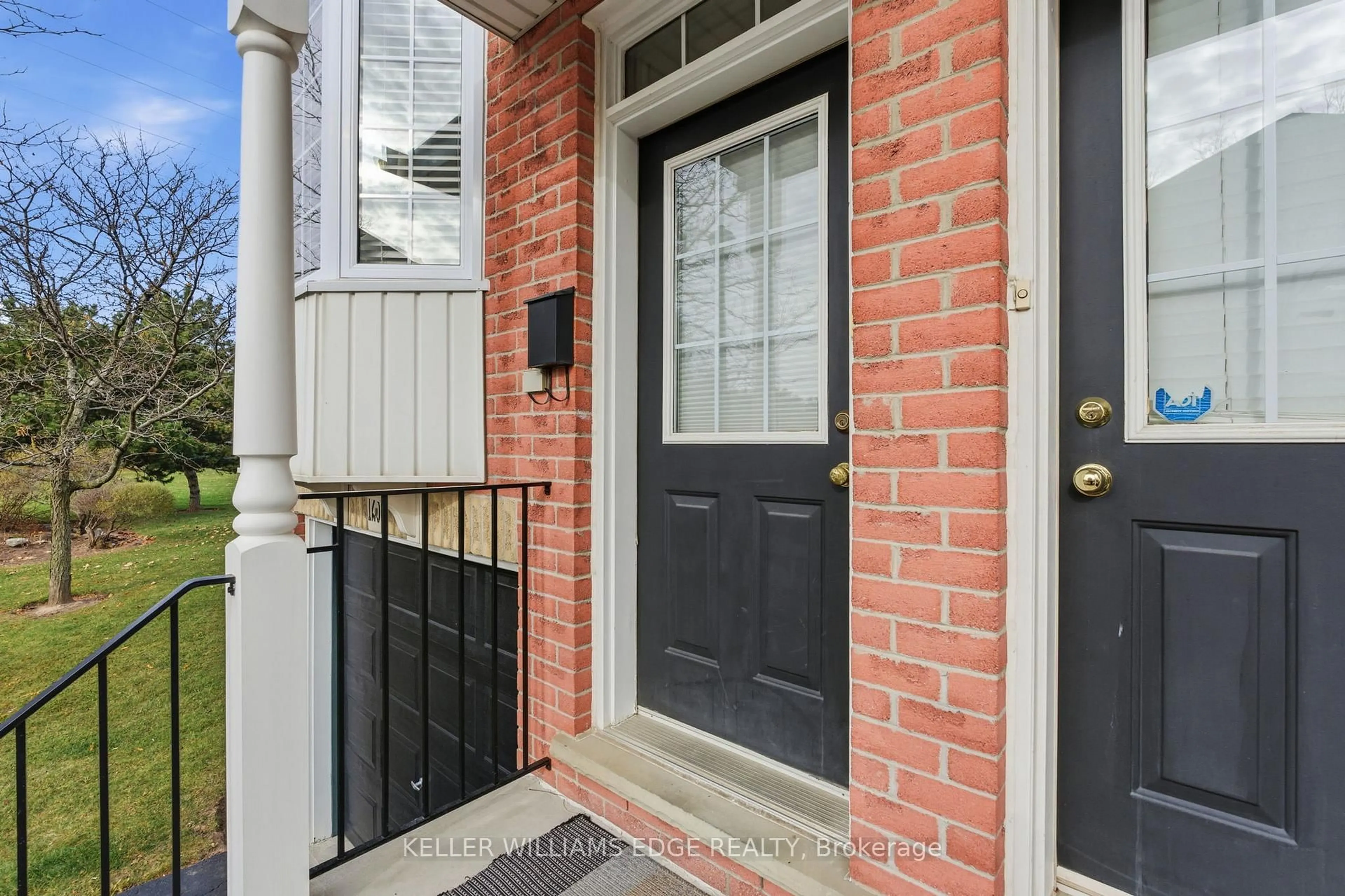 Indoor entryway for 3480 Upper Middle Rd #123, Burlington Ontario L7M 4R8