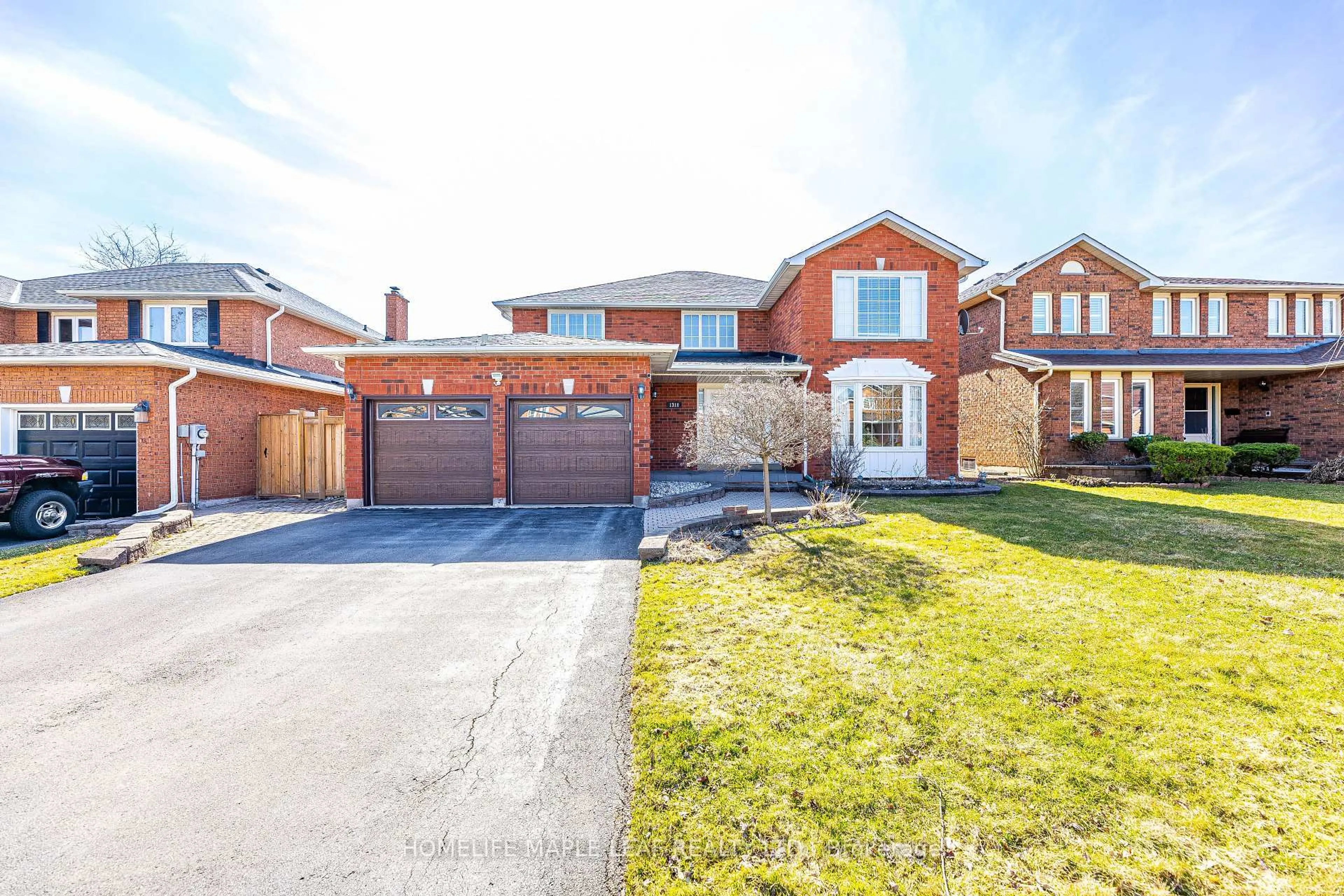 Home with brick exterior material, street for 1310 Greenridge Circ, Oakville Ontario L6M 2J7