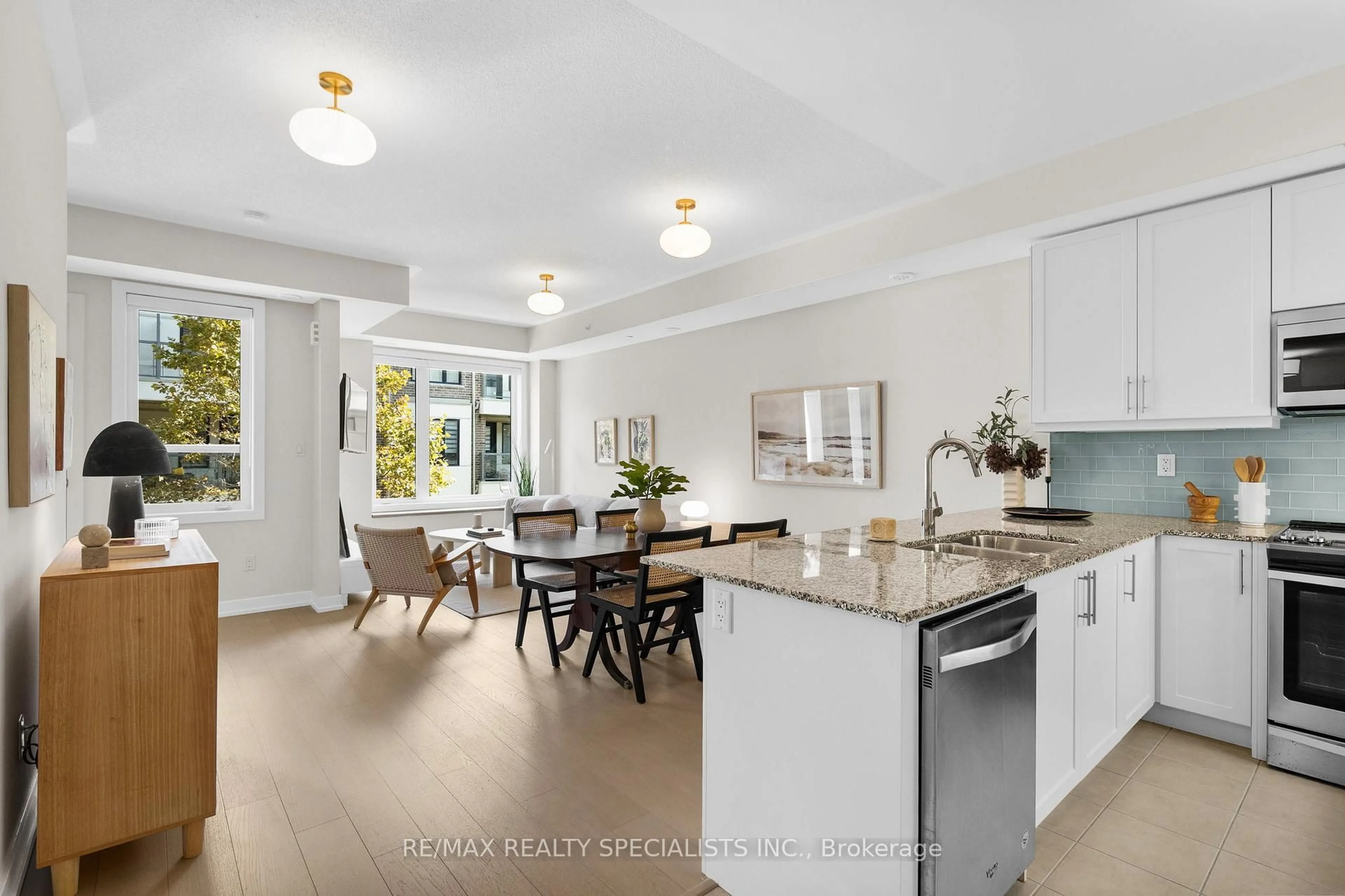 Open concept kitchen, ceramic/tile floor for 8 Drummond St #417, Toronto Ontario M8V 1Y8