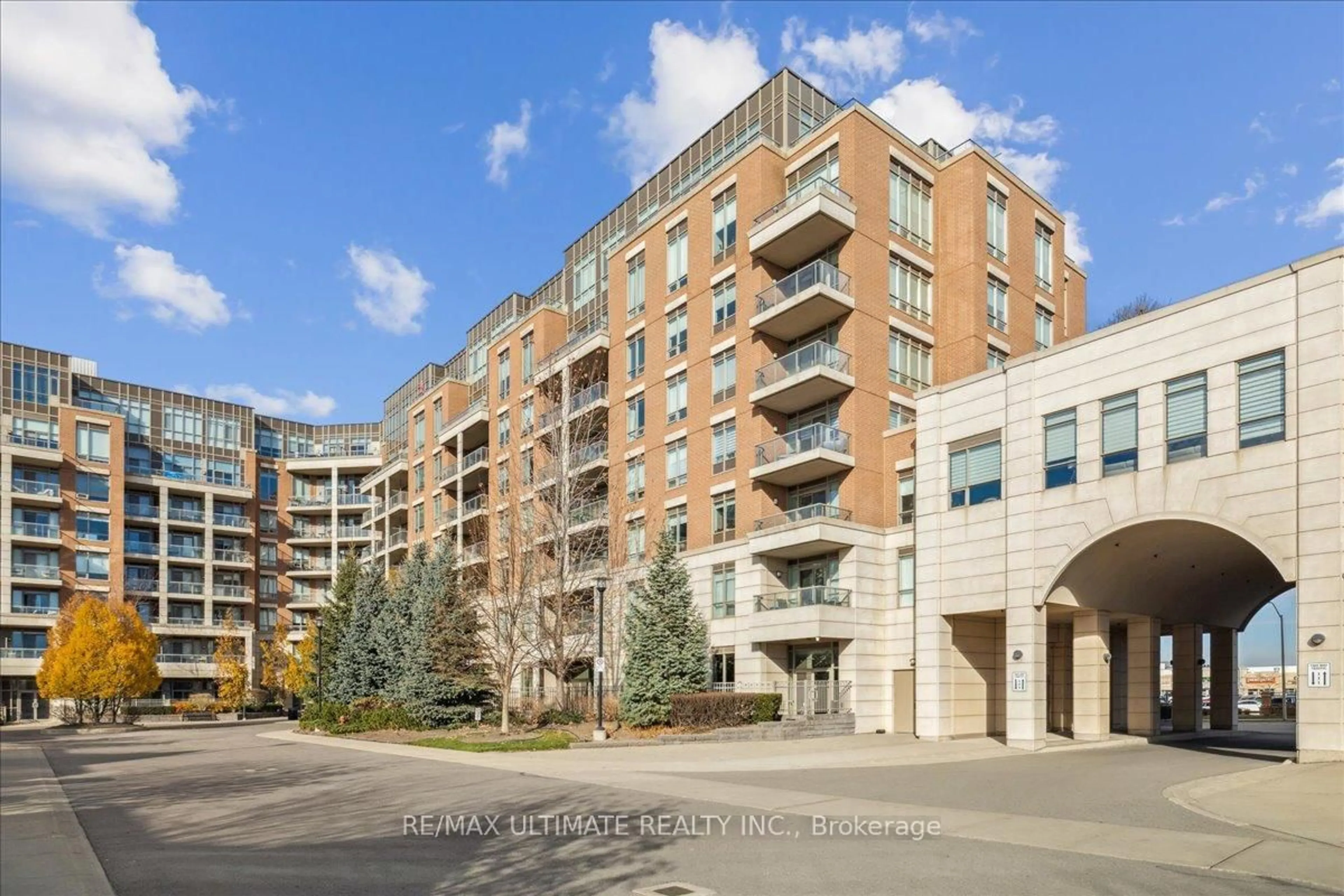 A pic from outside/outdoor area/front of a property/back of a property/a pic from drone, unknown for 2480 Prince Michael Dr #110, Oakville Ontario L6H 0H1