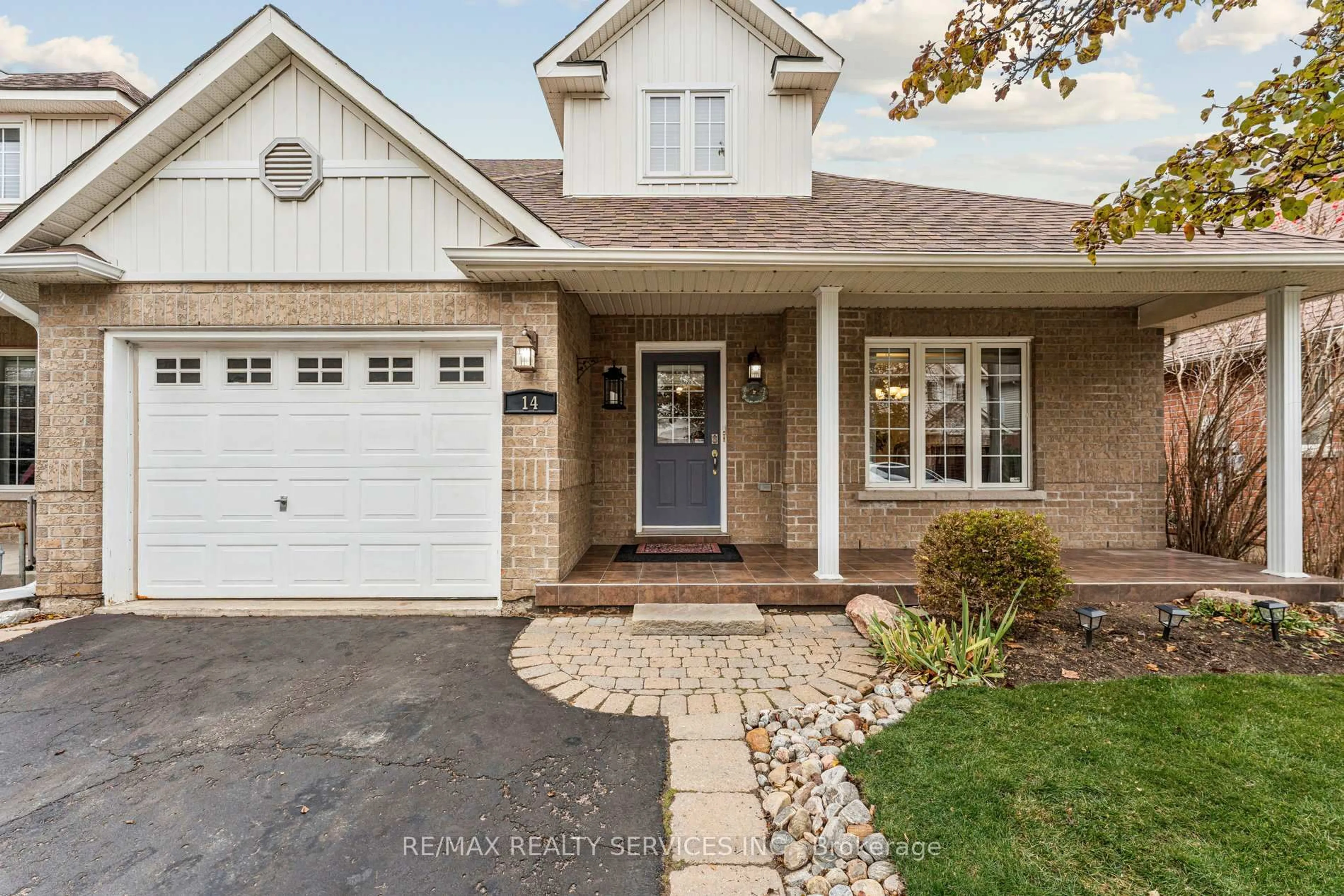 Home with brick exterior material, street for 14 McKinley Cres, Caledon Ontario L7C 1G9