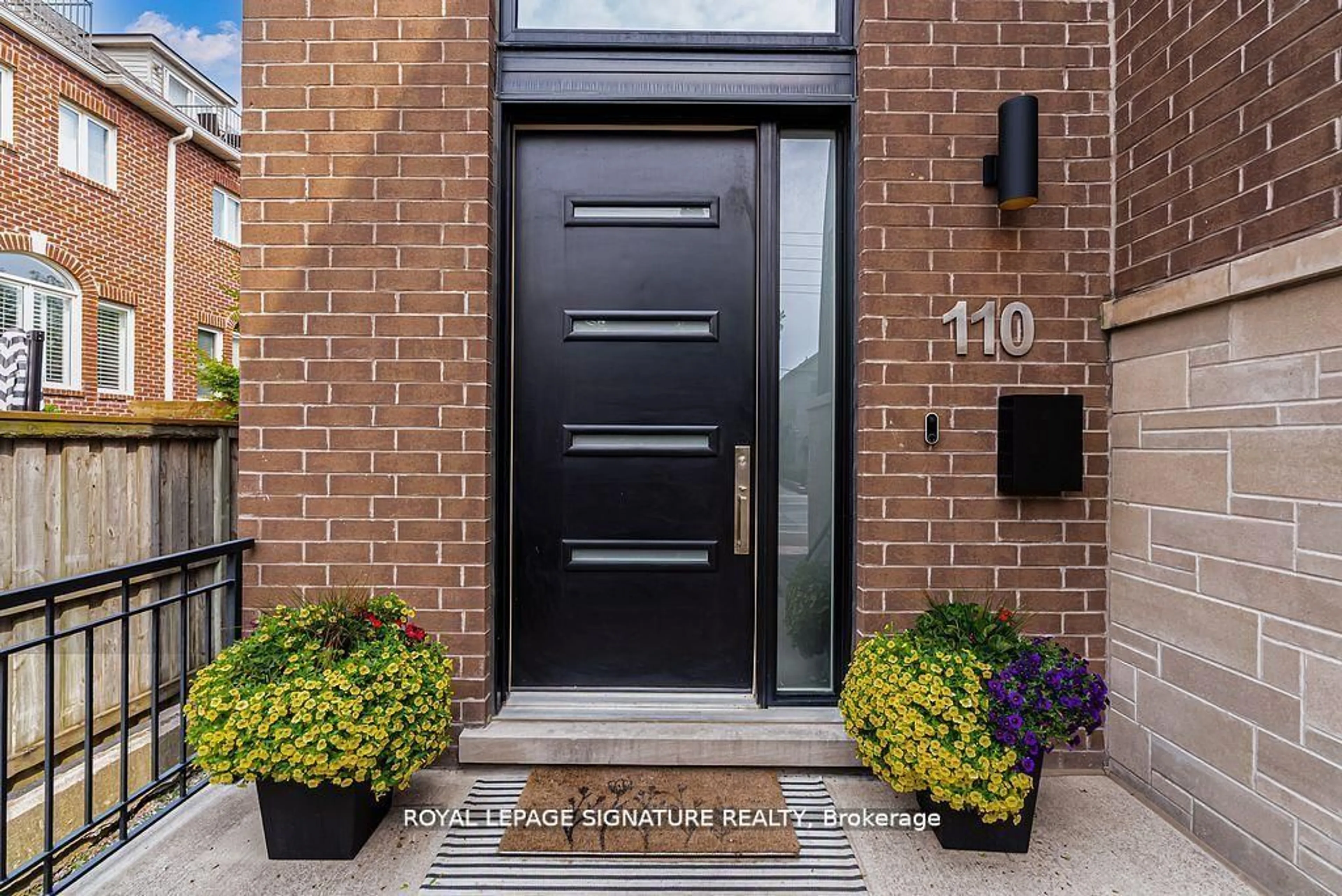 Indoor entryway for 110 Evans Ave, Toronto Ontario M8Z 1H9