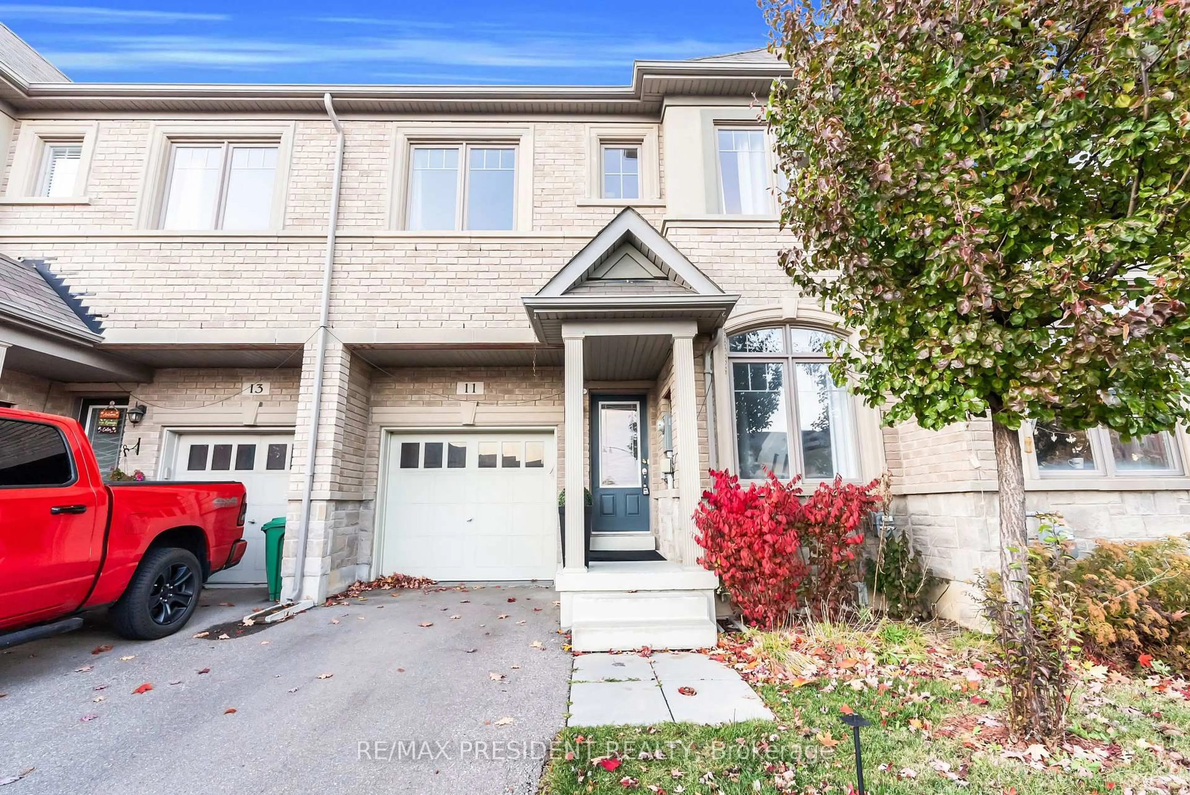 Unknown for 11 Oliana Way, Brampton Ontario L6Y 6G8