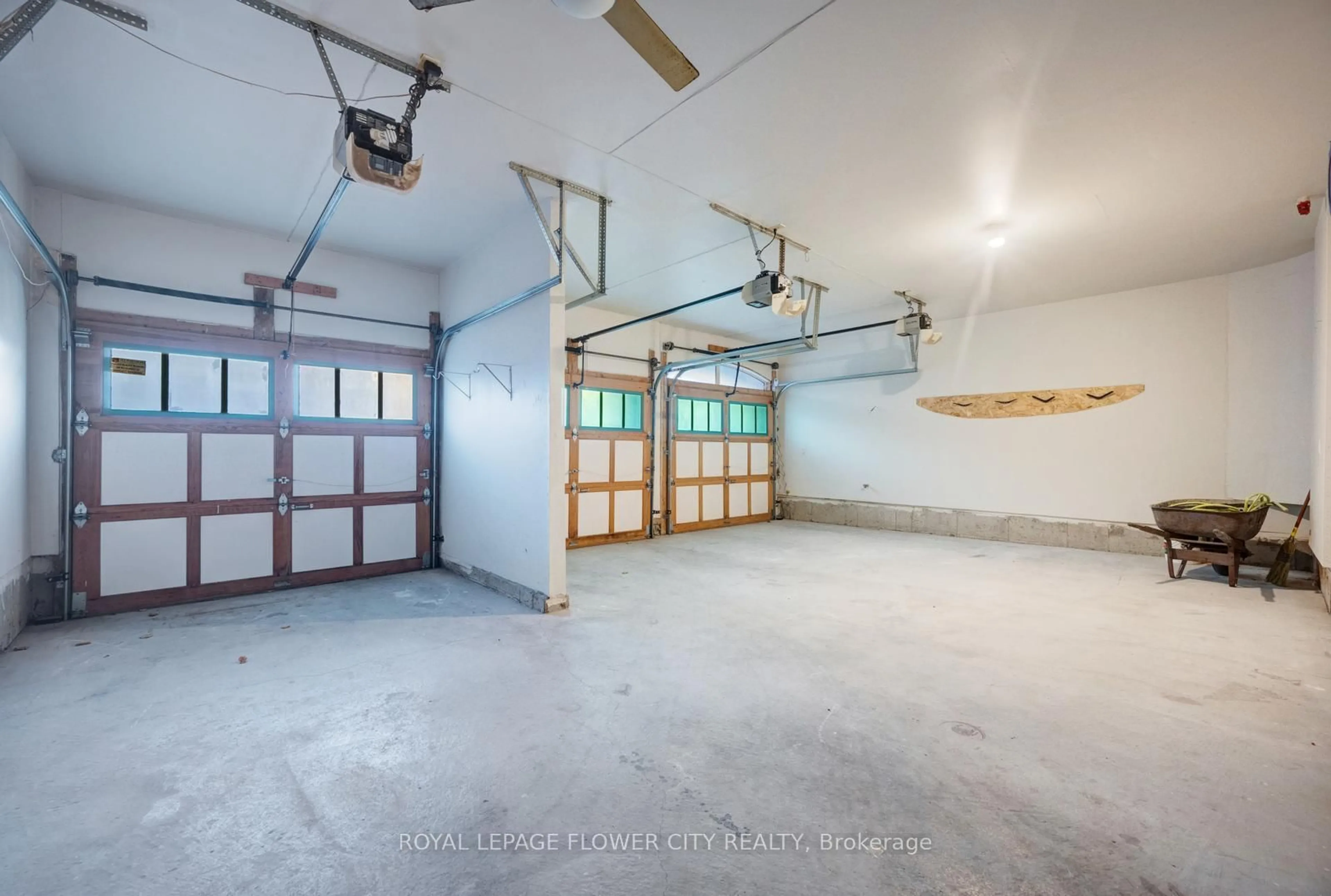 Indoor garage for 7 Tonalite Rd, Brampton Ontario L6P 3Y6